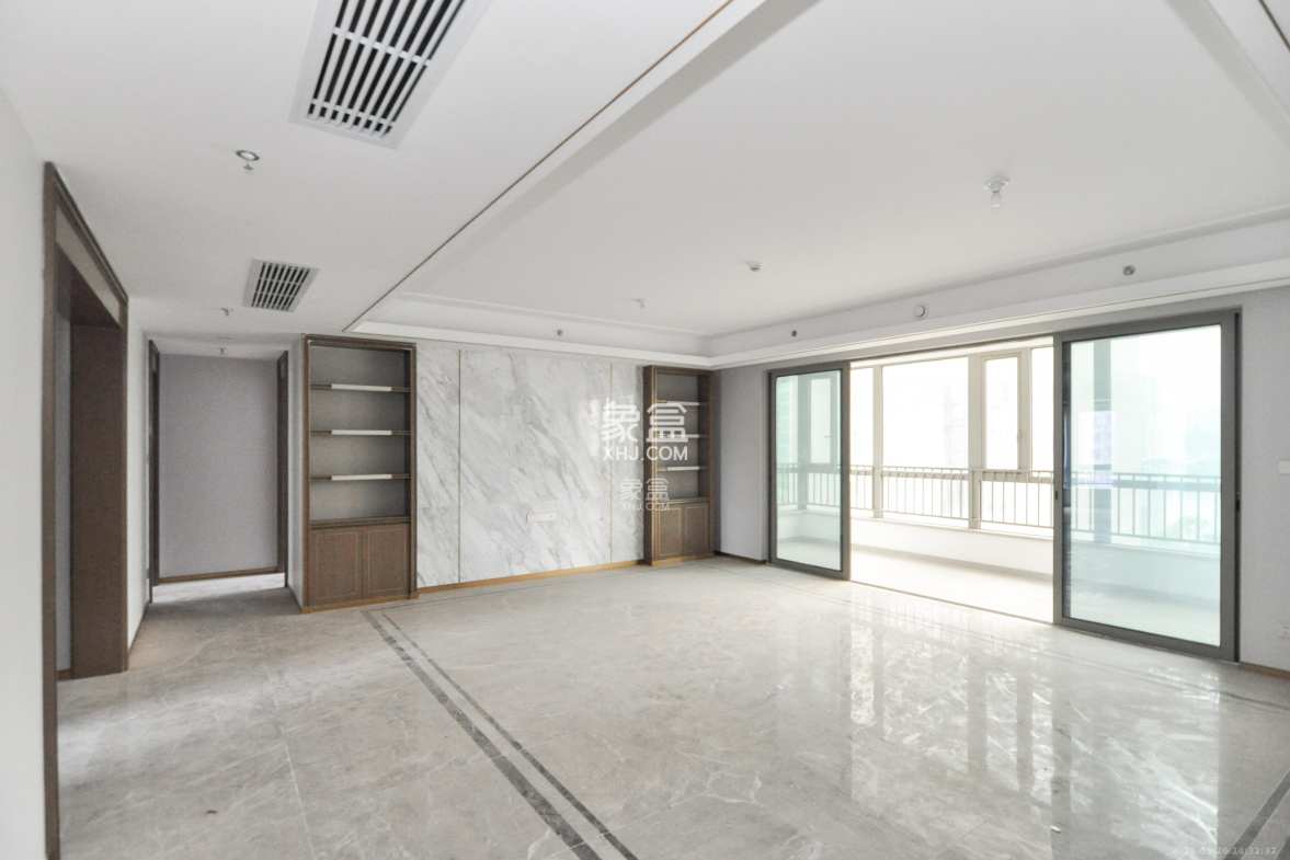 梅溪湖金茂湾 4室2厅2卫 315.0万 梅溪湖金茂湾 4室2厅2卫 315.0万客厅