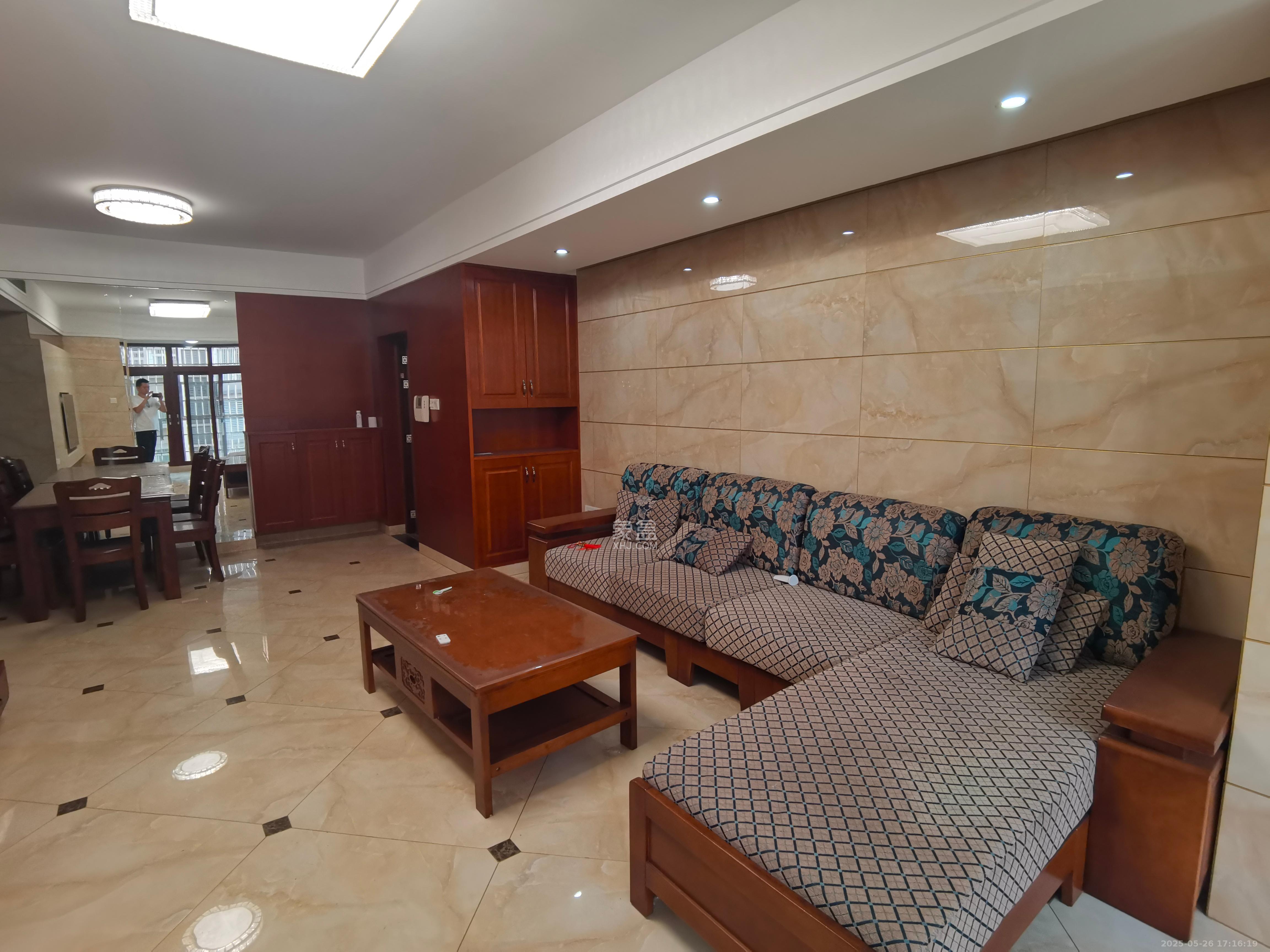 洋湖景园 2室1厅1卫 3000.0元/月 洋湖景园 2室1厅1卫 3000.0元/月室内图