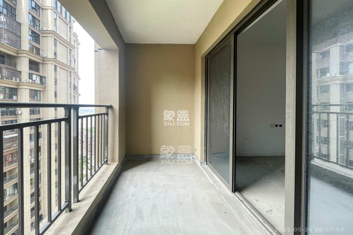 长沙雅居乐花园 4室2厅2卫 123.00万 长沙雅居乐花园 4室2厅2卫 123.00万阳台