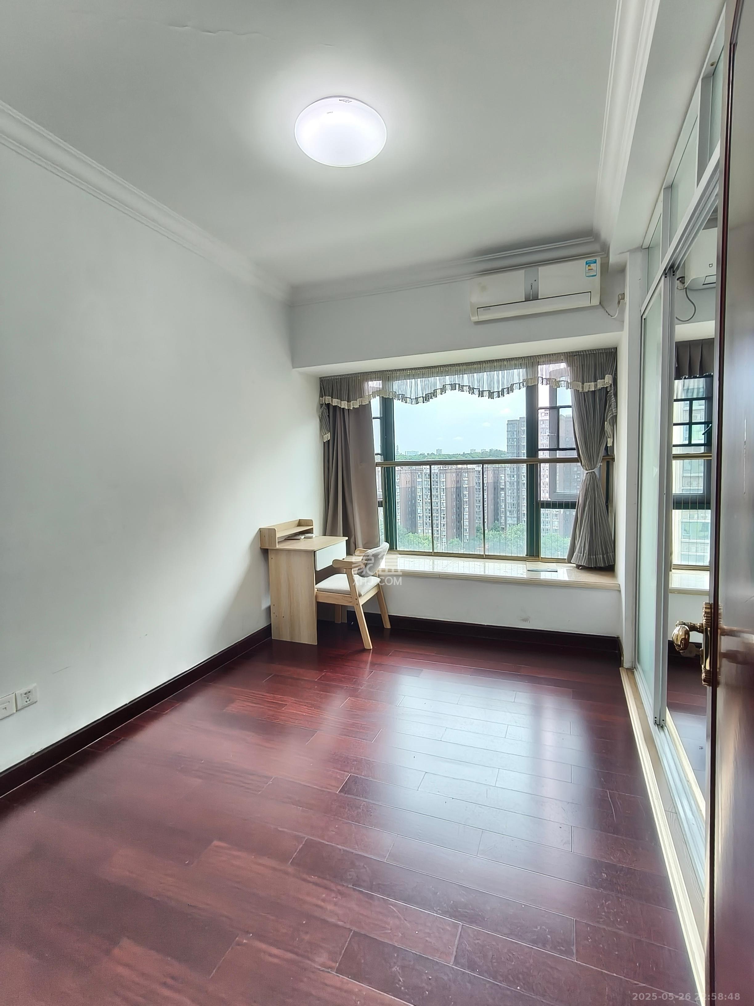 恒大城 3室2厅1卫 2300.0元/月 恒大城 3室2厅1卫 2300.0元/月室内图