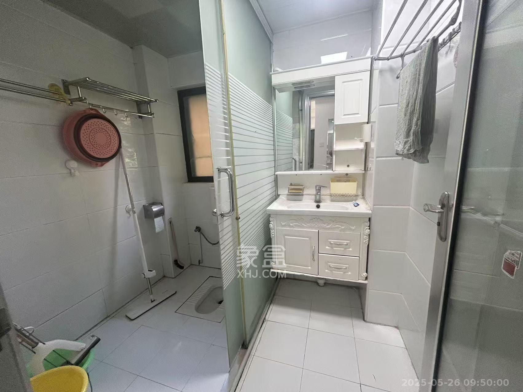 欧莱雅郡  3室2厅1卫   1900.00元/月室内图