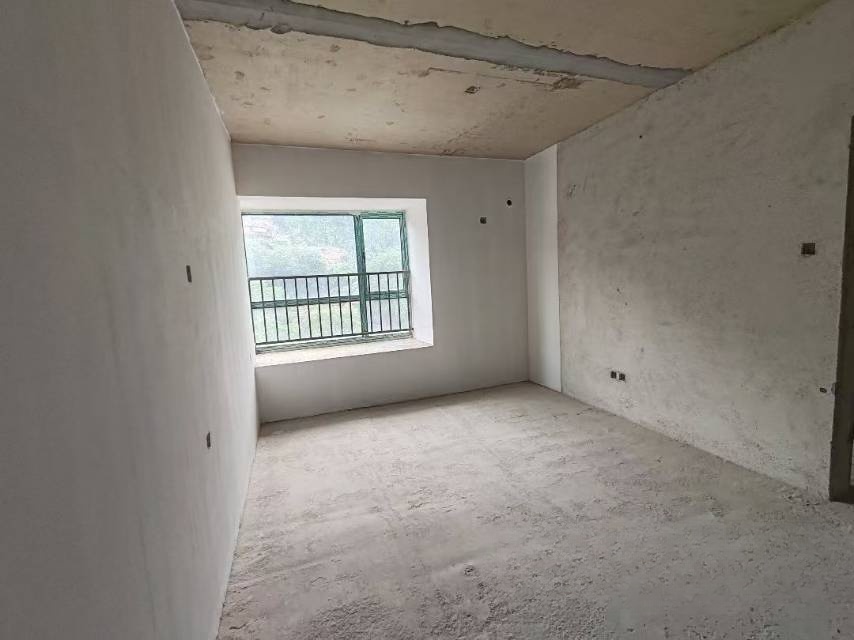 东宸江山里  3室2厅2卫   59.80万客厅