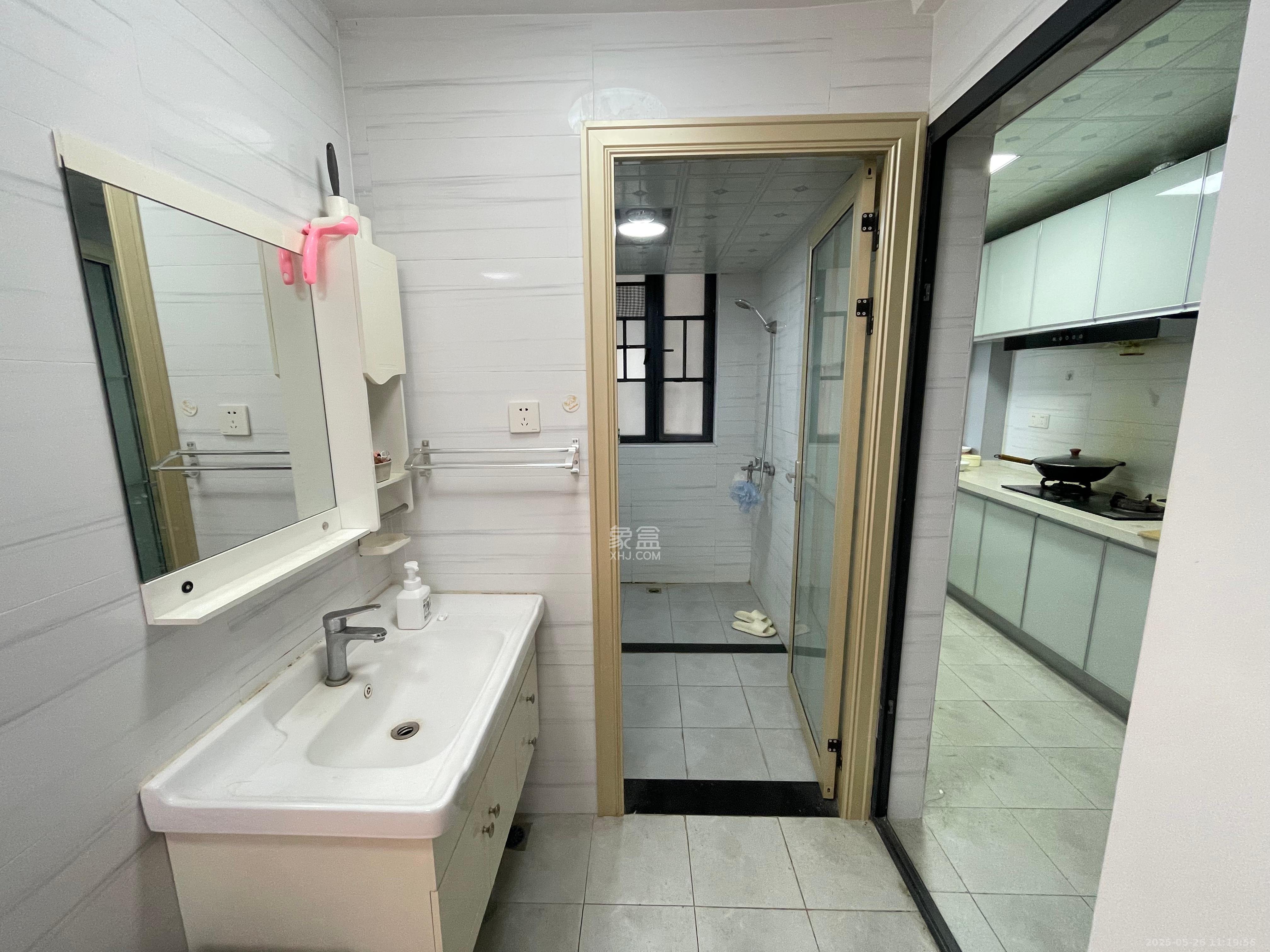 荣泰广场  2室2厅1卫   2100.00元/月室内图