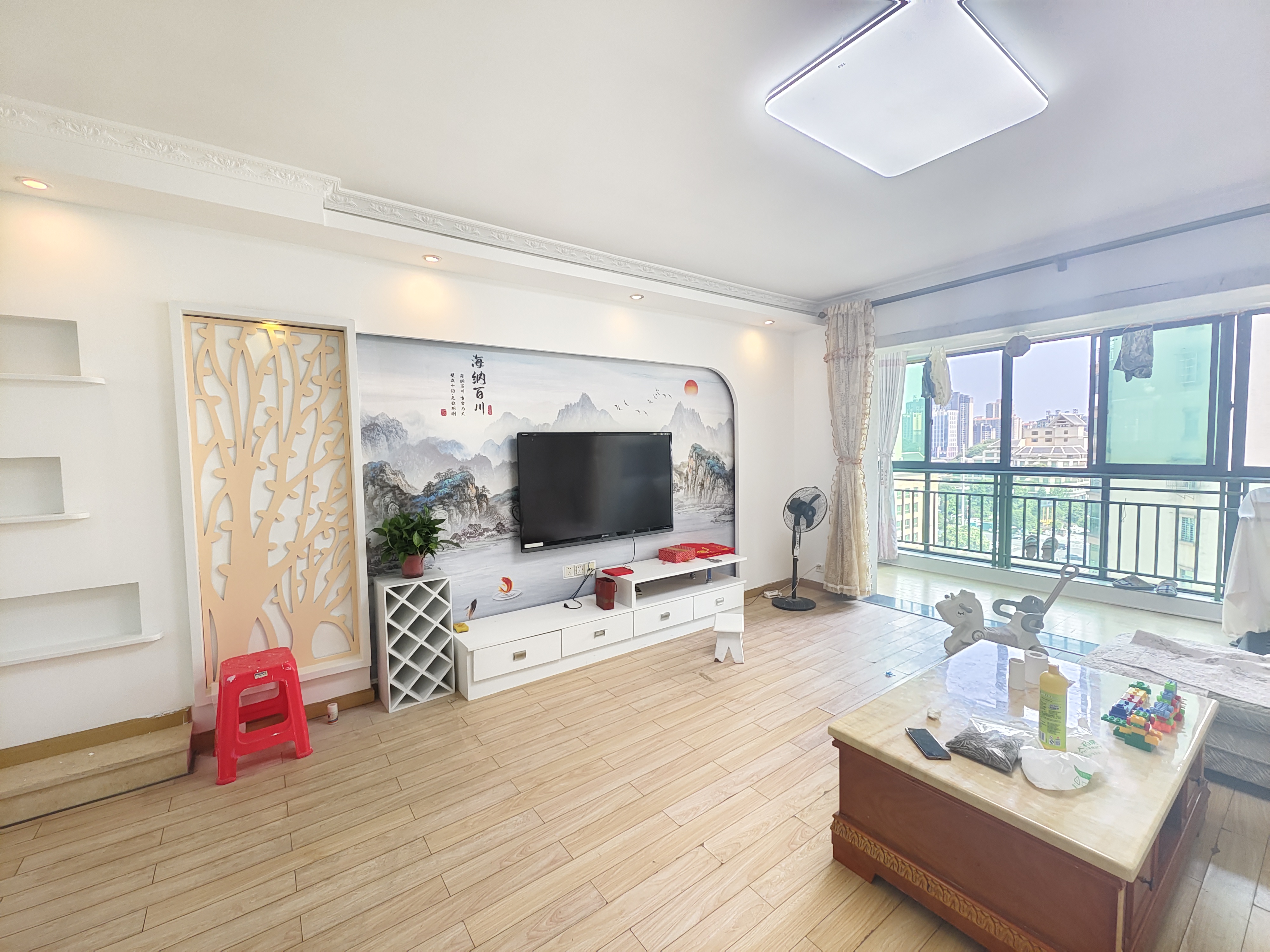 俊景花园  4室2厅2卫   2600.00元/月室内图
