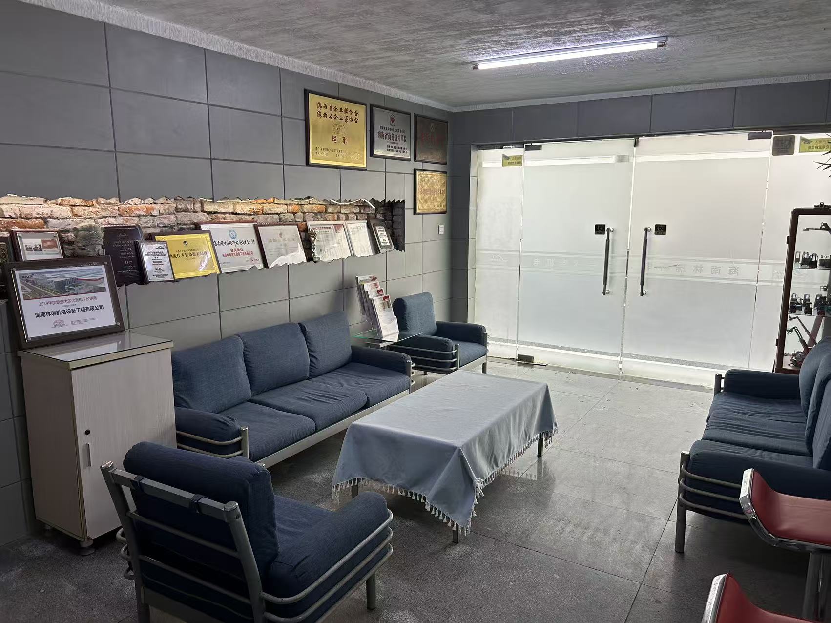 龙园别墅 7室2厅4卫 16000.0元/月 龙园别墅 7室2厅4卫 16000.0元/月室内图