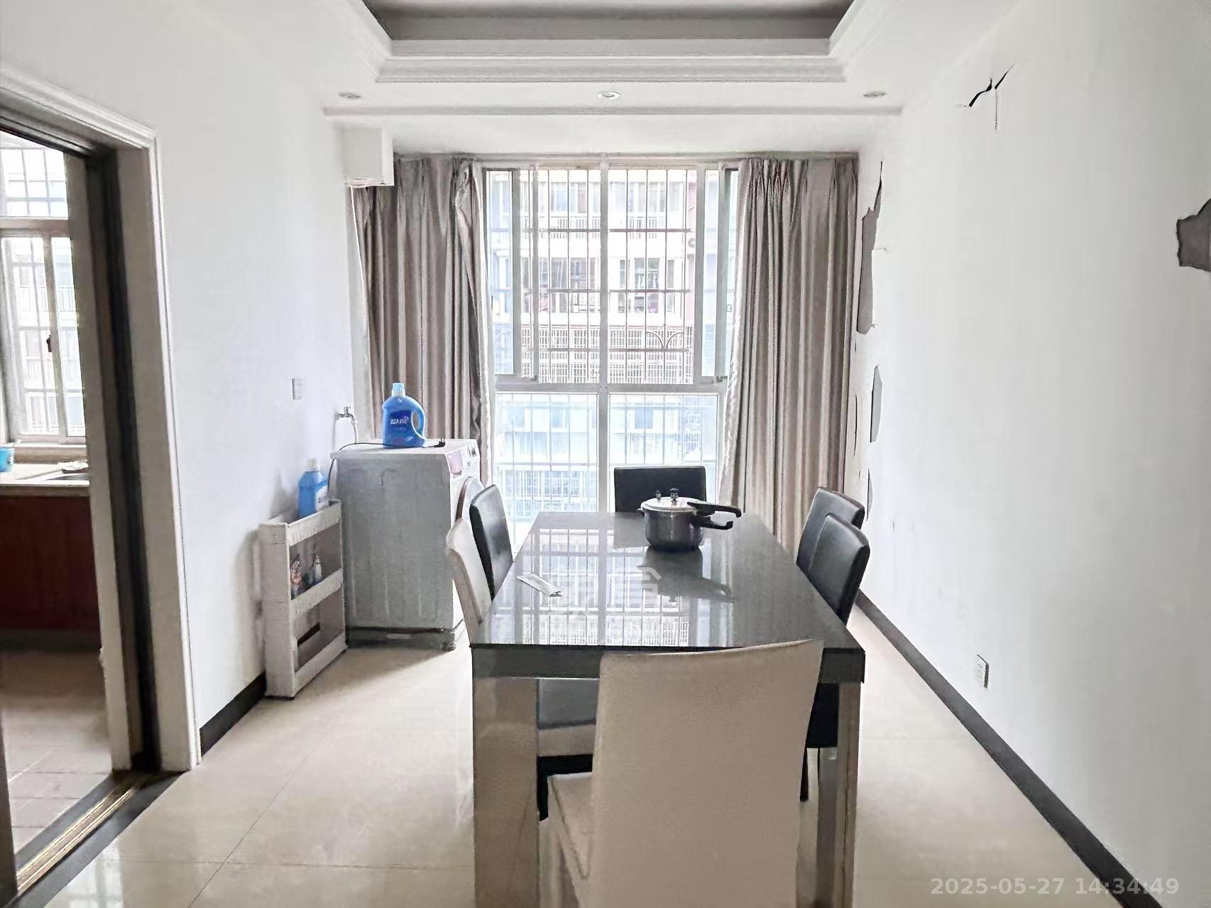 德泽苑 3室2厅2卫 2500.0元/月 德泽苑 3室2厅2卫 2500.0元/月室内图