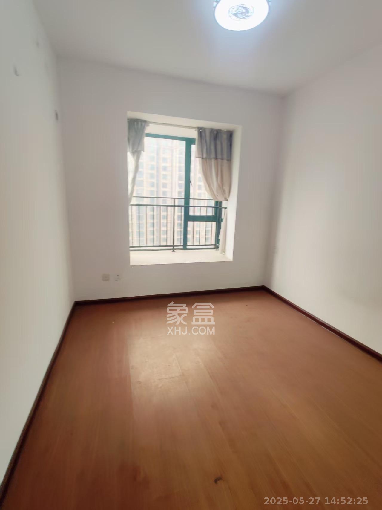 富基世纪公园 5室2厅2卫 1500.0元/月 富基世纪公园 5室2厅2卫 1500.0元/月室内图