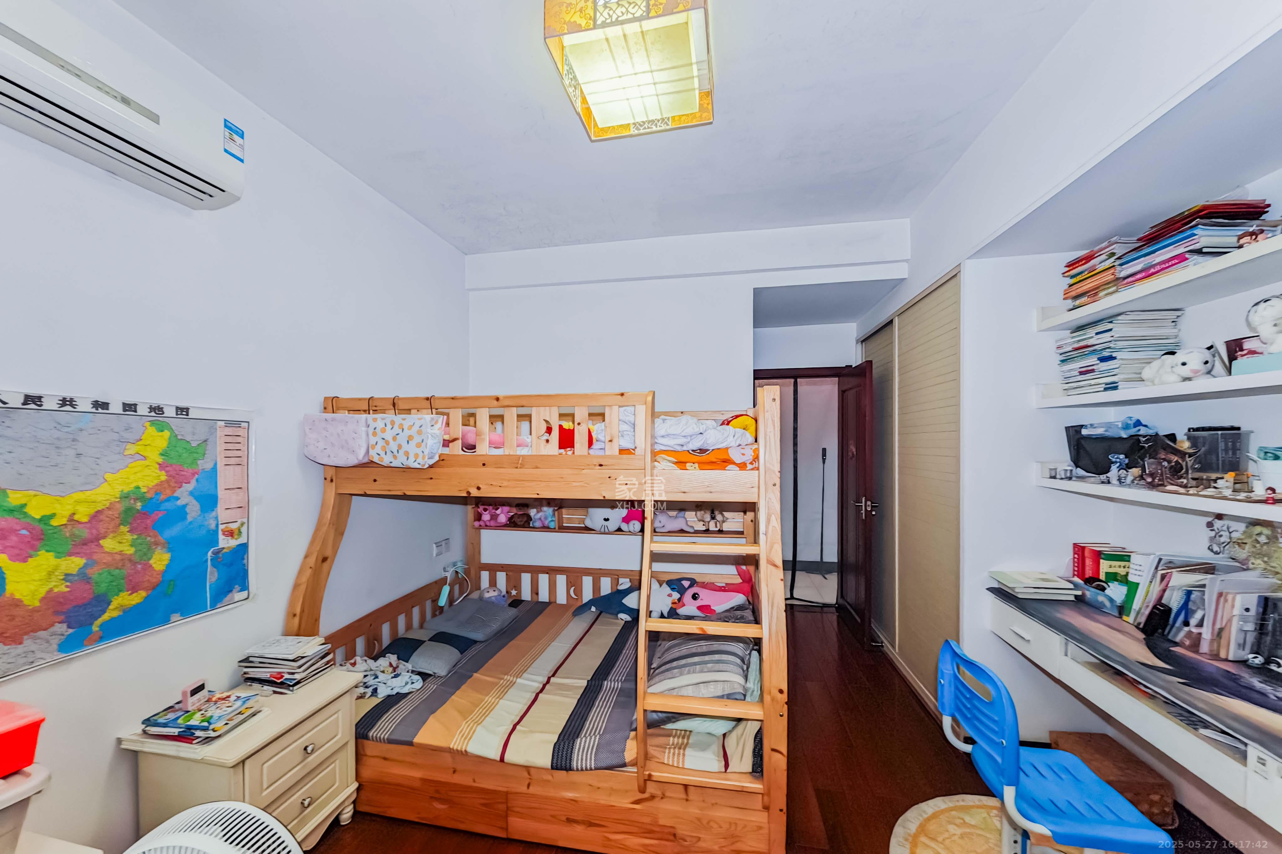 城市山水豪园(山水城市风景)  3室2厅2卫    105.0万 城市山水豪园(山水城市风景)  3室2厅2卫    105.0万卧室