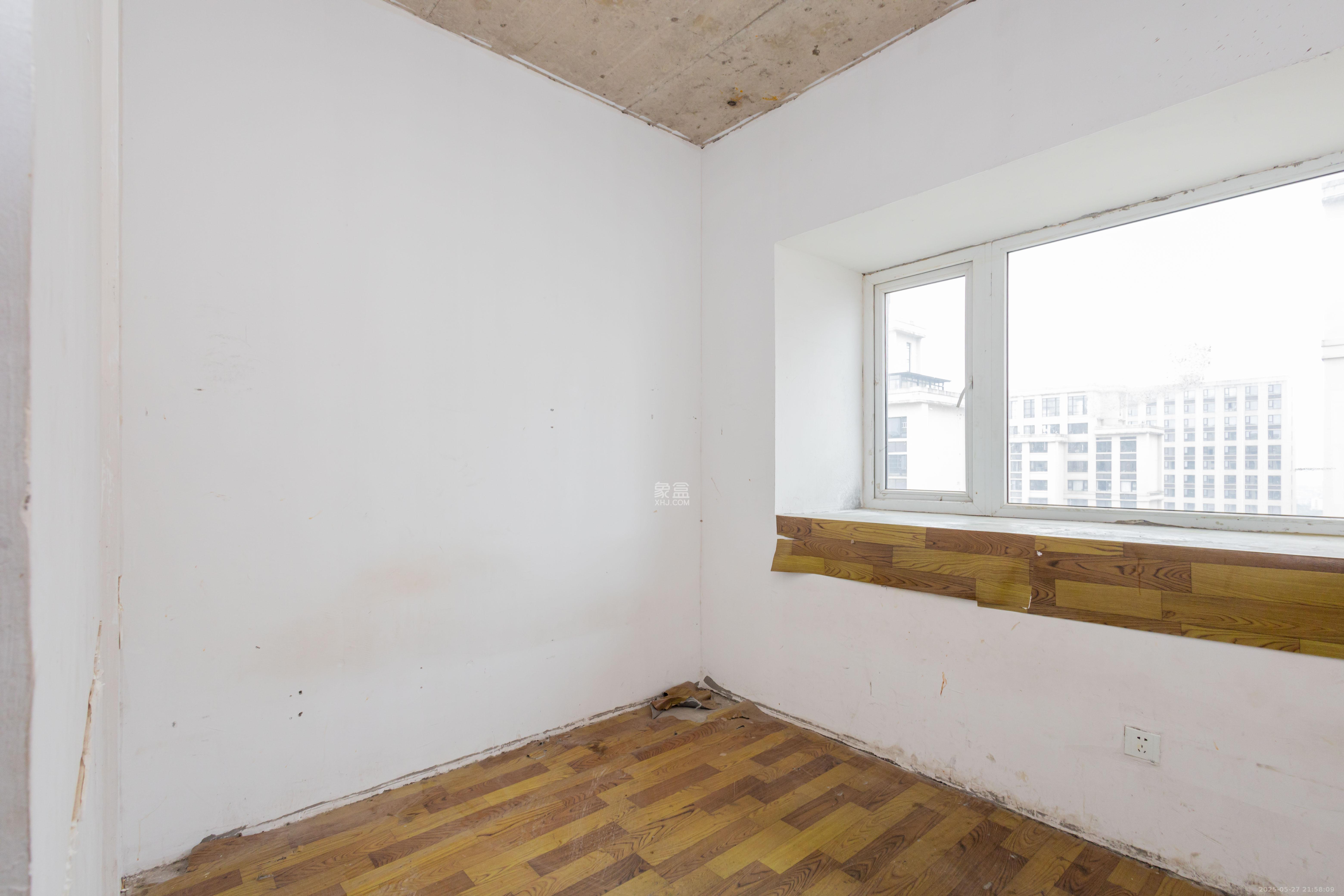 金科天悦(金科美邻汇) 4室2厅2卫 83.8万 金科天悦(金科美邻汇) 4室2厅2卫 83.8万卧室