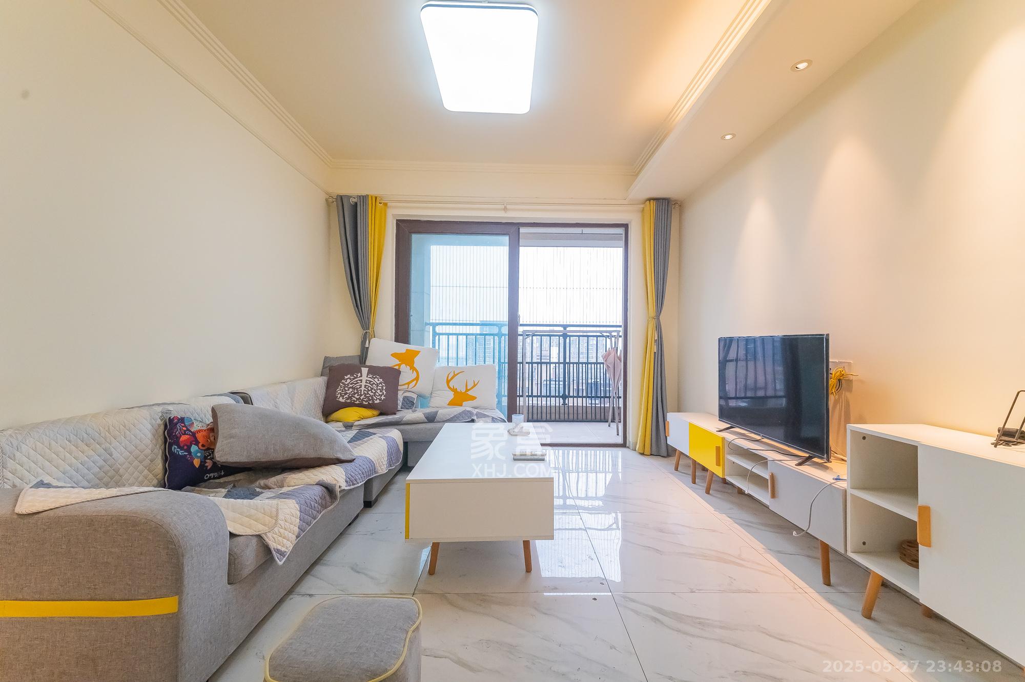 碧桂园中央花园 3室2厅2卫 80.0万 碧桂园中央花园 3室2厅2卫 80.0万客厅