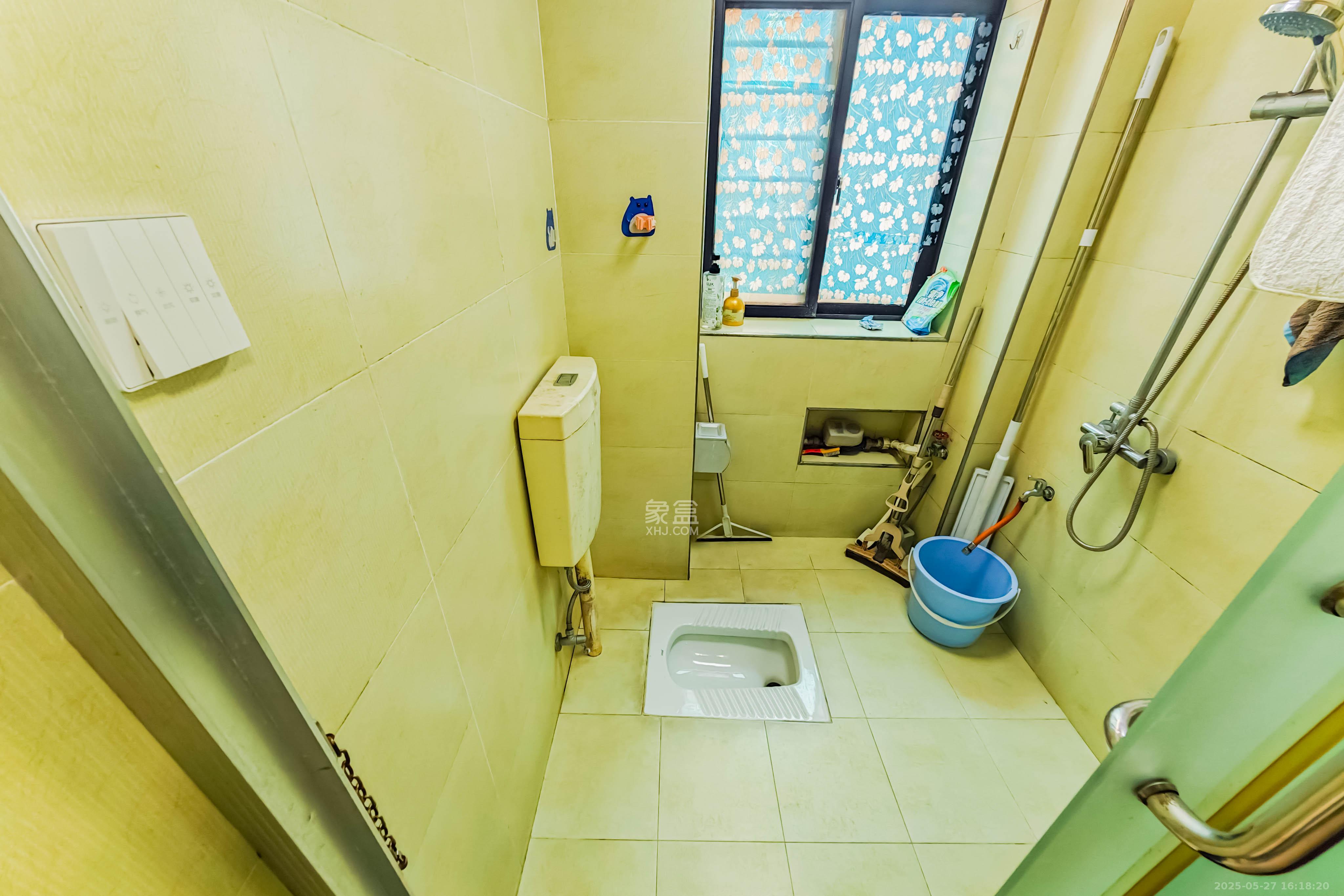 海拔东方 1室2厅1卫 99.8万 海拔东方 1室2厅1卫 99.8万卫生间