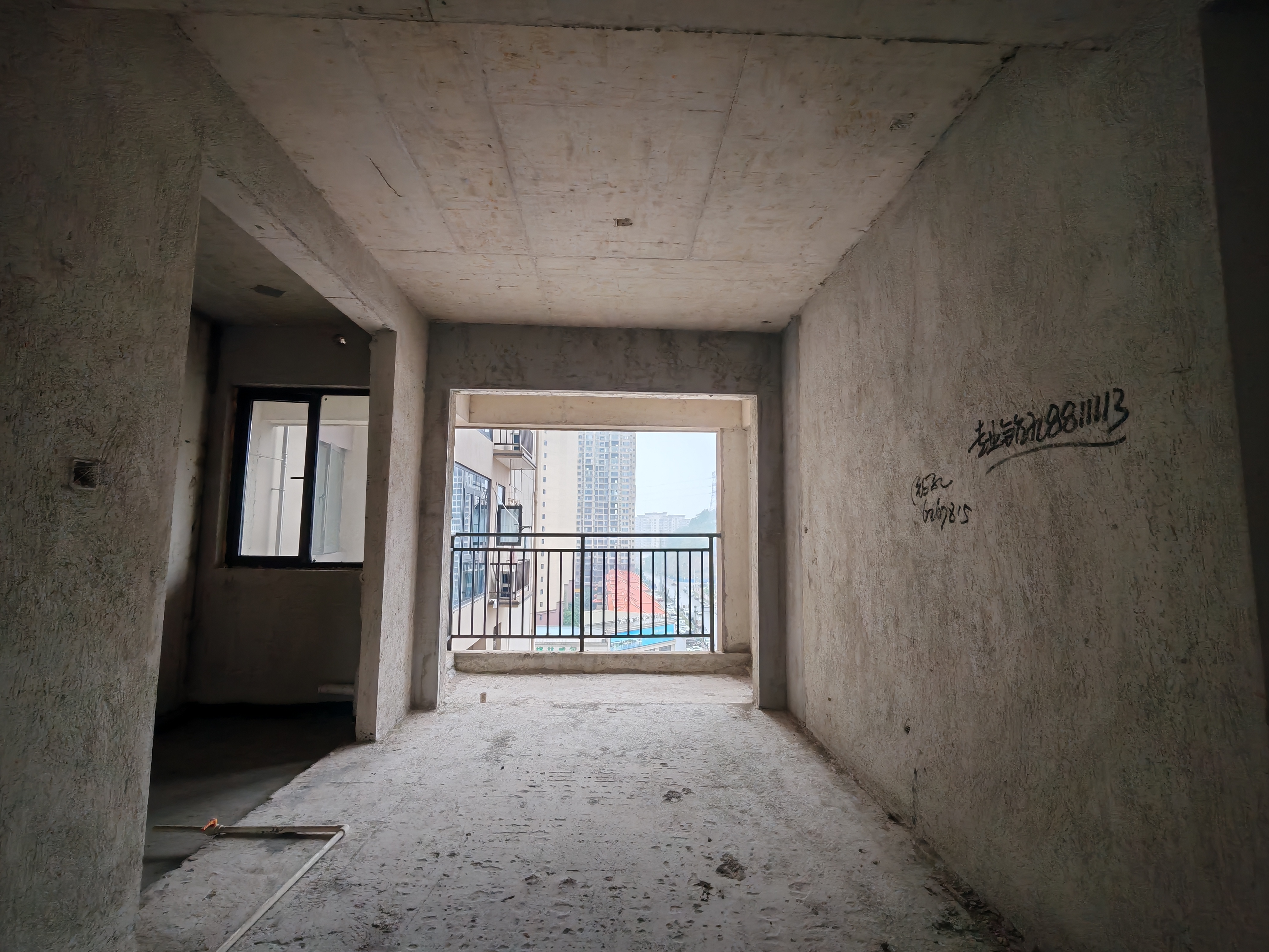 嘉熙紫台 5室2厅2卫 83.8万 嘉熙紫台 5室2厅2卫 83.8万客厅