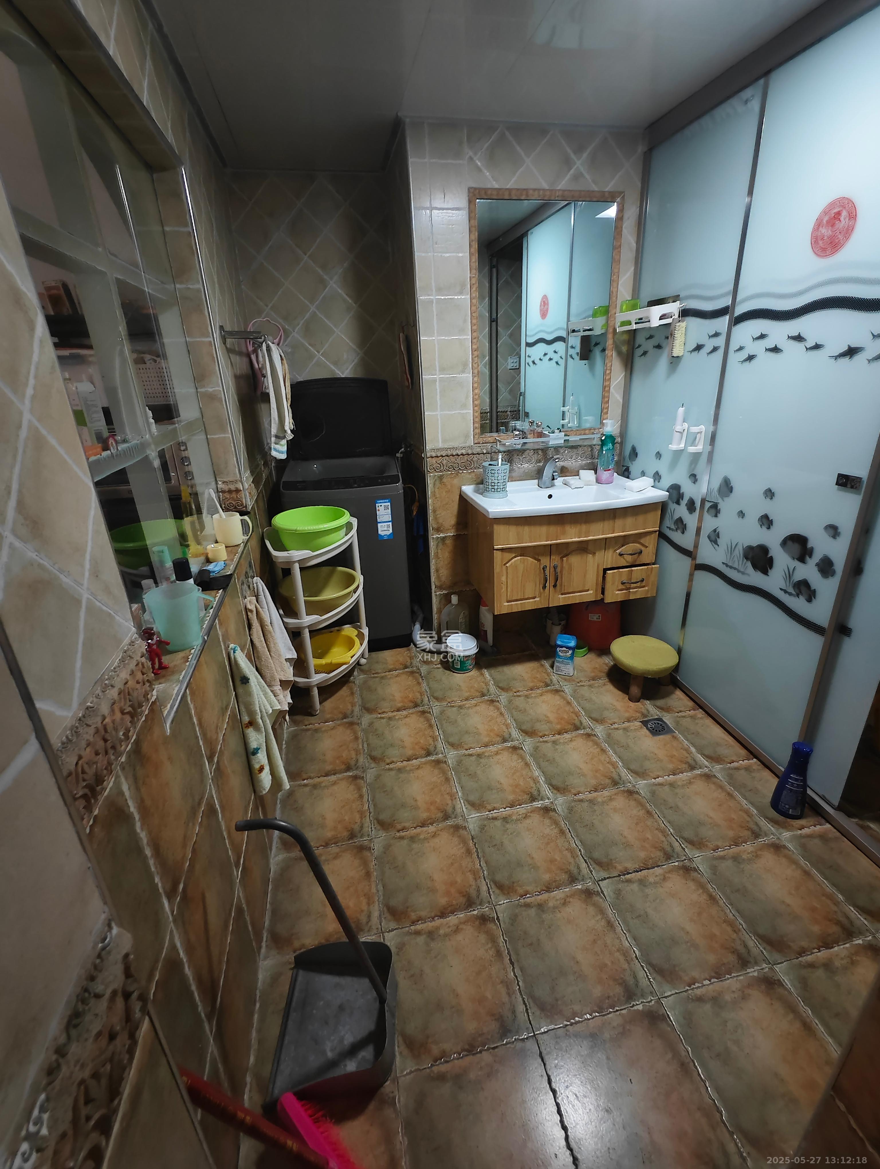 思进大厦  4室2厅2卫    2700.0元/月 思进大厦  4室2厅2卫    2700.0元/月室内图