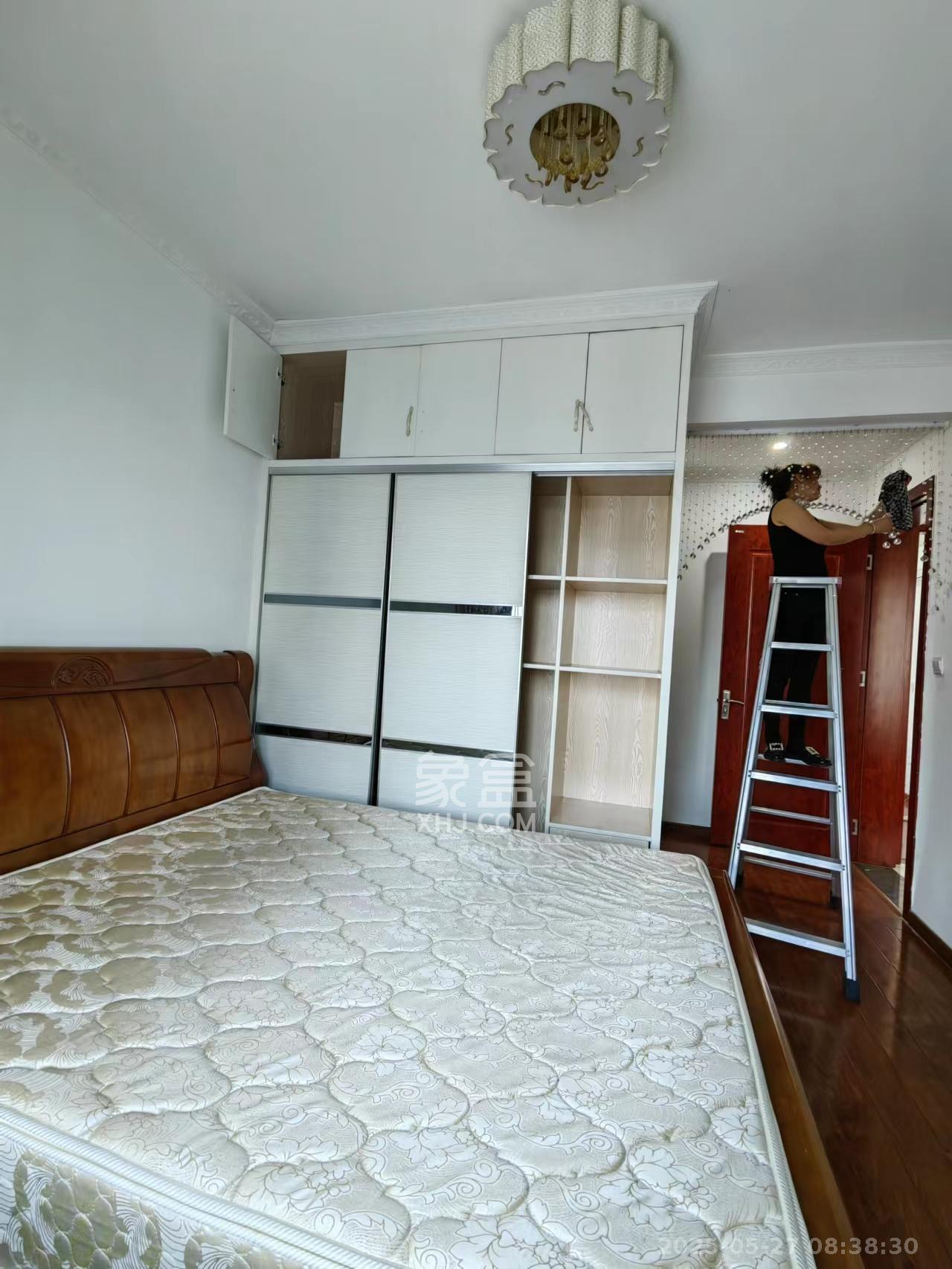 中建梅溪湖中心  3室2厅2卫   3100.00元/月室内图