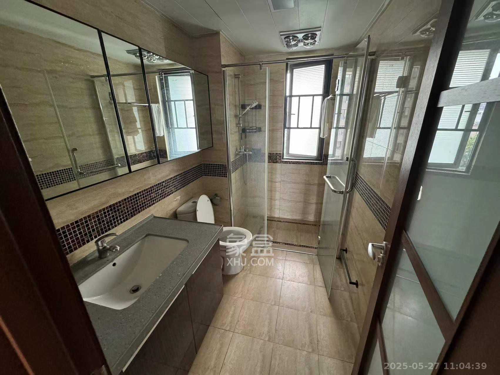 万科金域华府三四期 4室2厅2卫 3500.0元/月 万科金域华府三四期 4室2厅2卫 3500.0元/月室内图