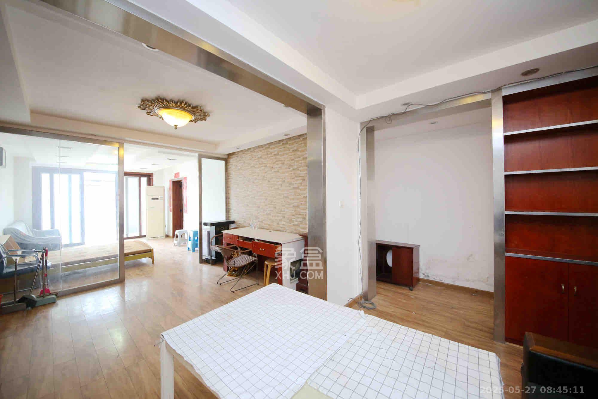 戥子桥散盘  3室1厅1卫    1800.0元/月 戥子桥散盘  3室1厅1卫    1800.0元/月室内图