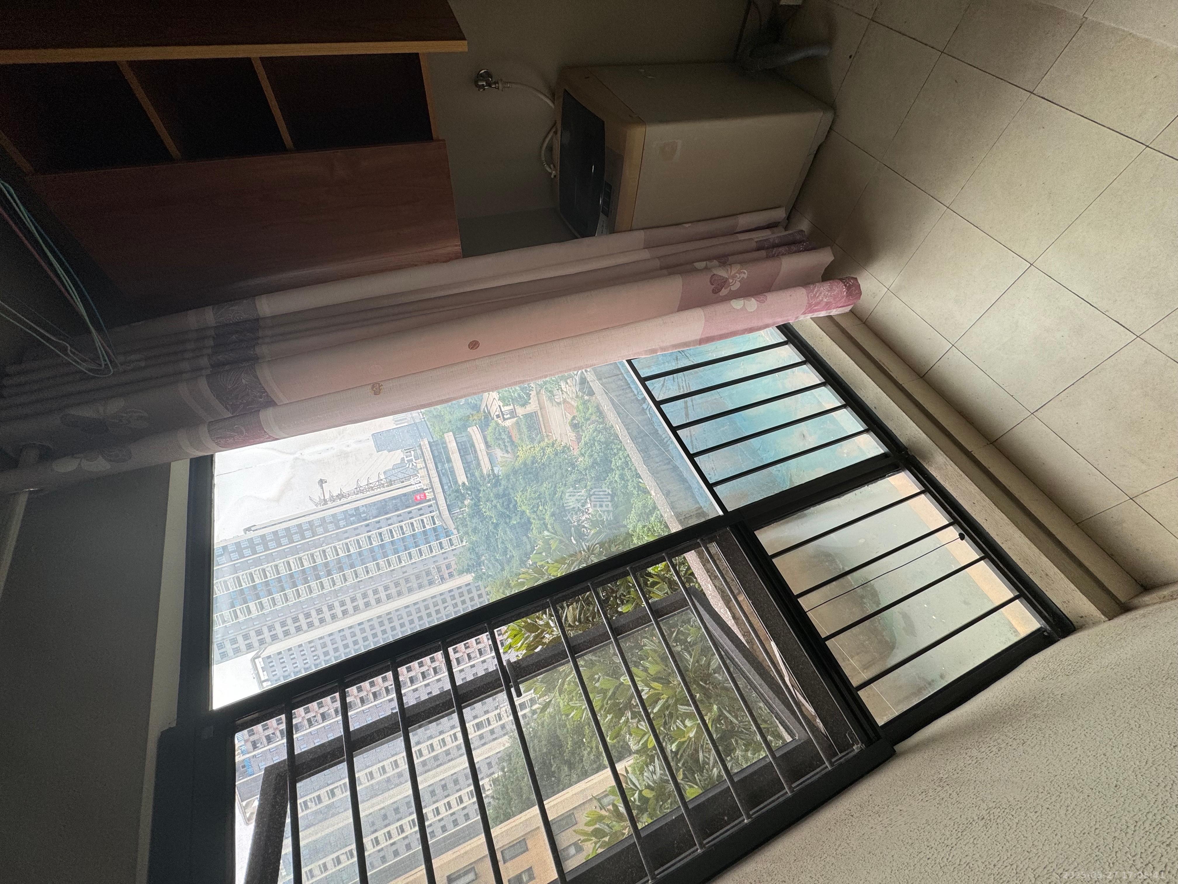 万科城  1室1厅1卫   1300.00元/月室内图