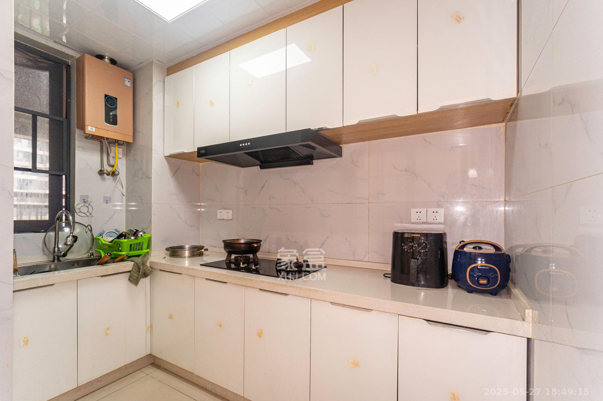 金辉优步星樾  3室2厅2卫    72.8万 金辉优步星樾  3室2厅2卫    72.8万厨房