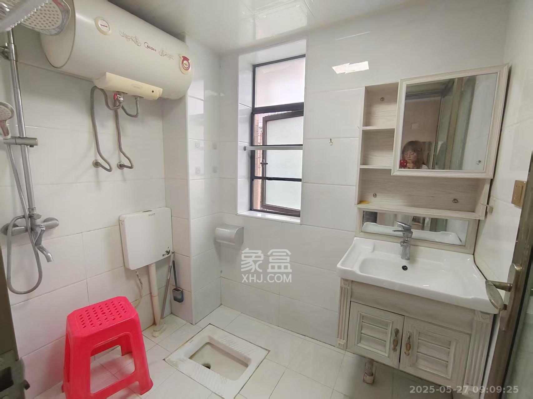 上峰苑(兰亭玥岛) 2室1厅1卫 2200.0元/月 上峰苑(兰亭玥岛) 2室1厅1卫 2200.0元/月室内图