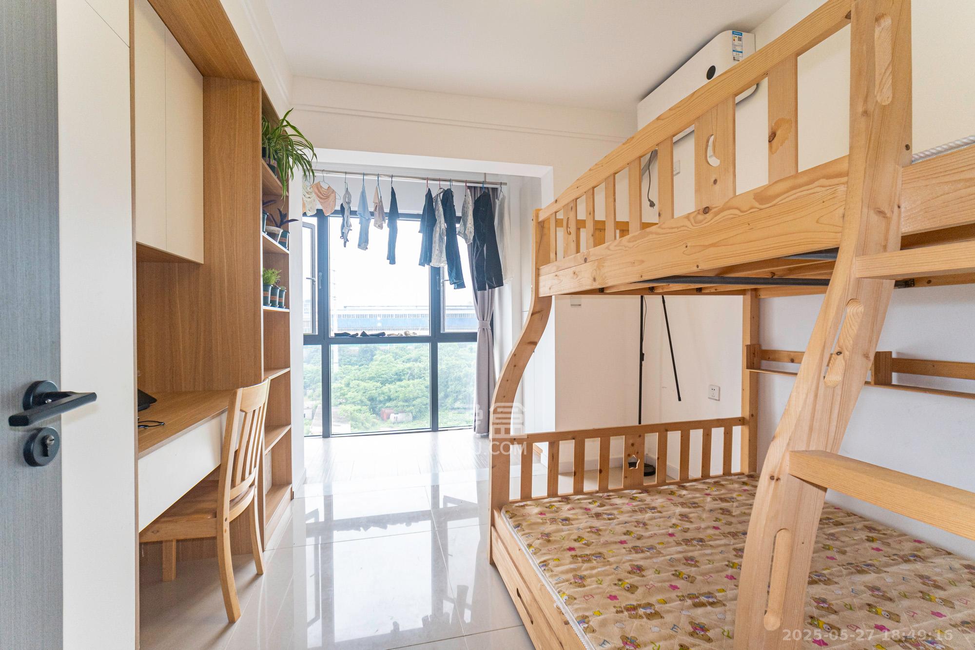 金辉优步星樾  3室2厅2卫    72.8万 金辉优步星樾  3室2厅2卫    72.8万卧室