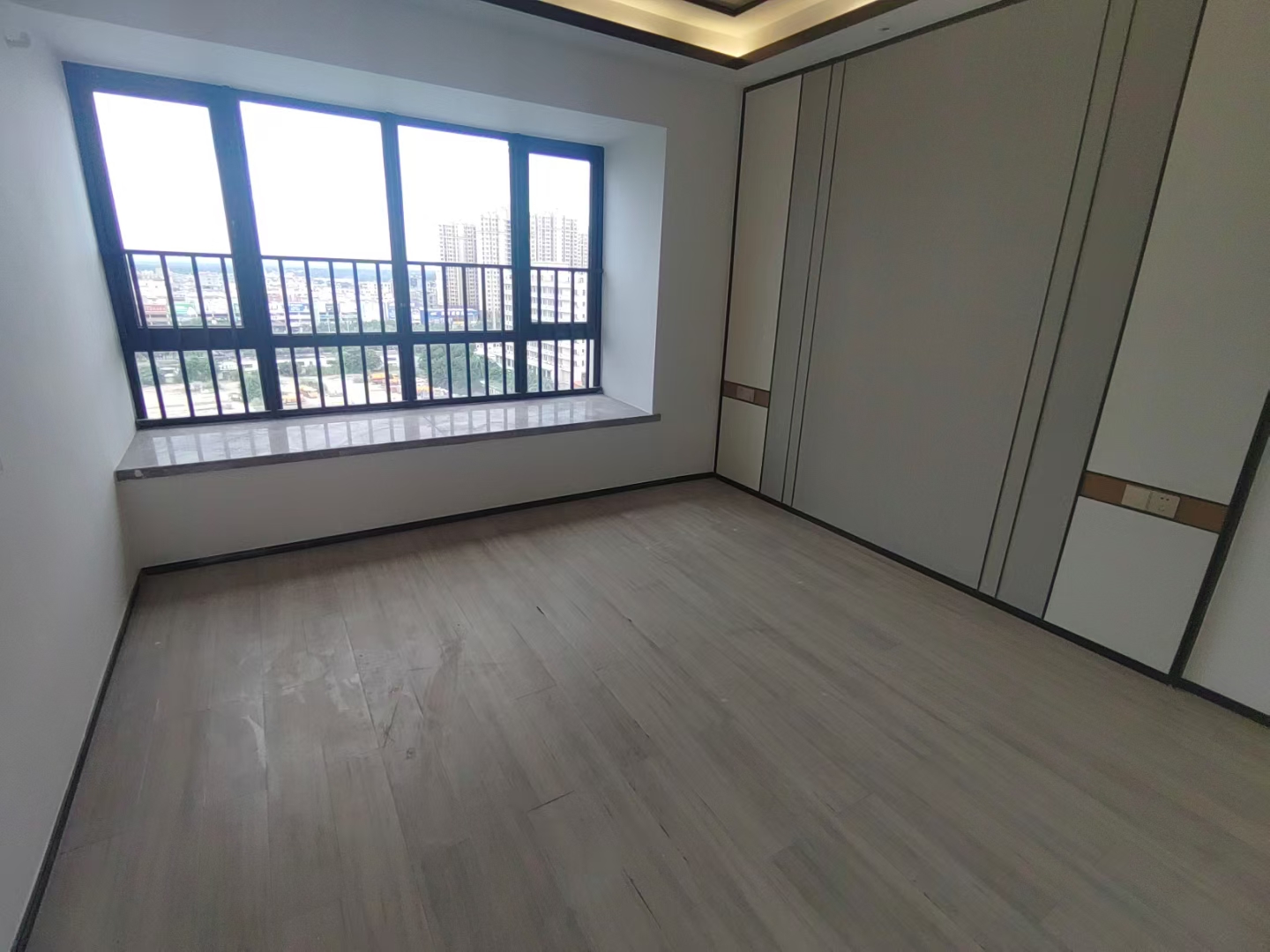 衍宏府  3室1厅2卫   2800.00元/月室内图