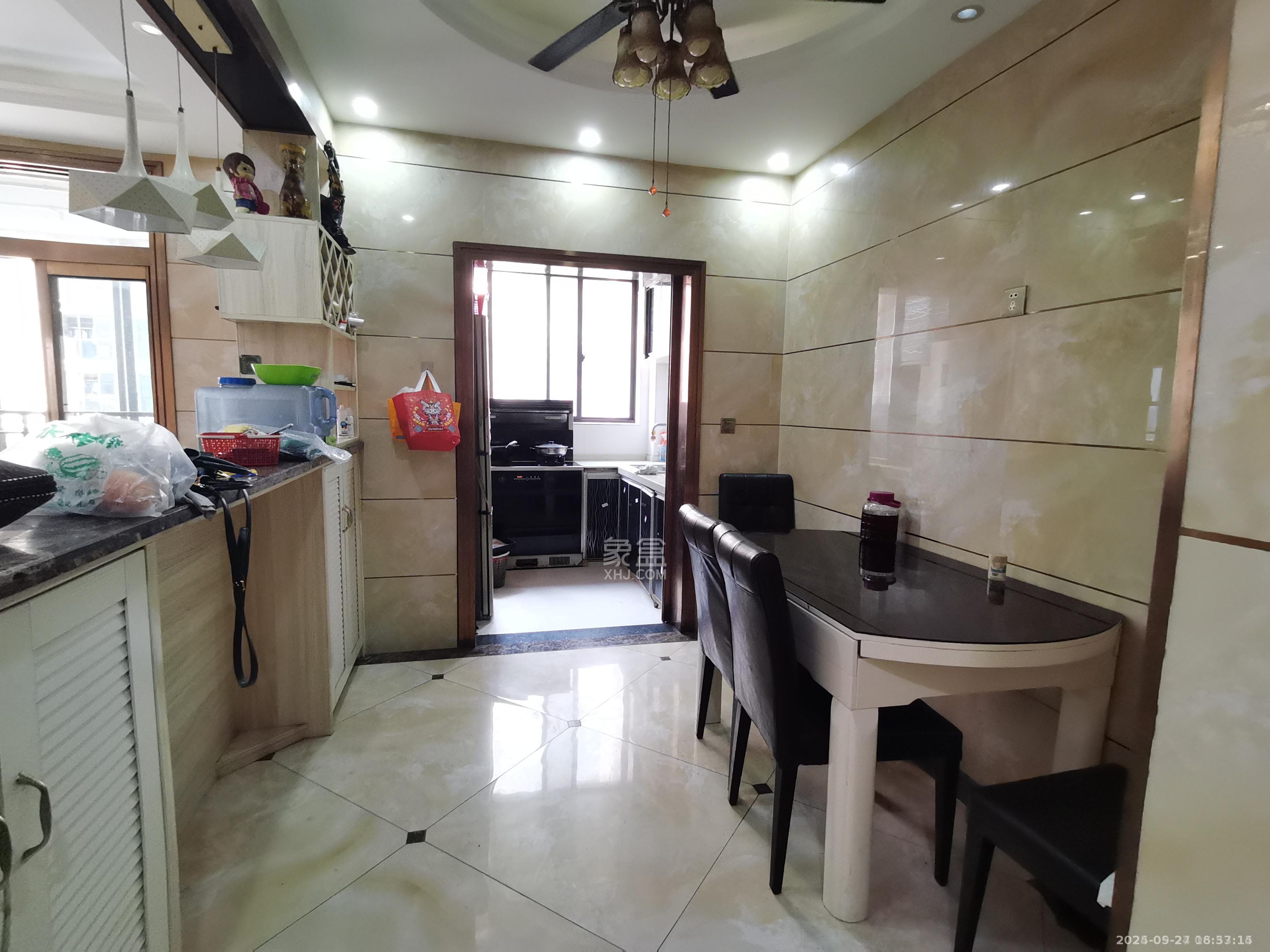 旺城天悦领秀香江 3室2厅1卫 1700.0元/月 旺城天悦领秀香江 3室2厅1卫 1700.0元/月室内图