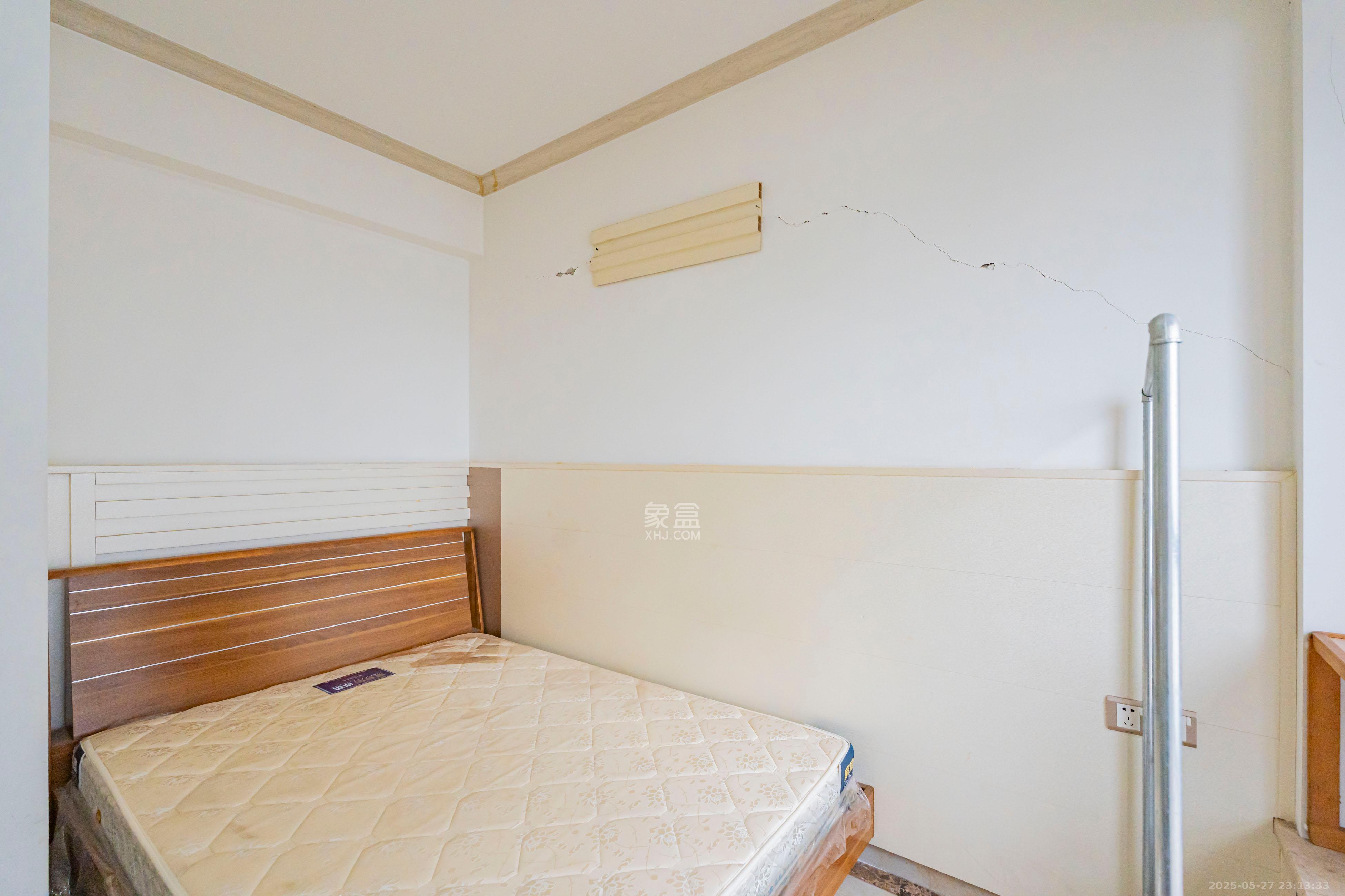 金土地第一湾 2室2厅1卫 56.0万 金土地第一湾 2室2厅1卫 56.0万卧室