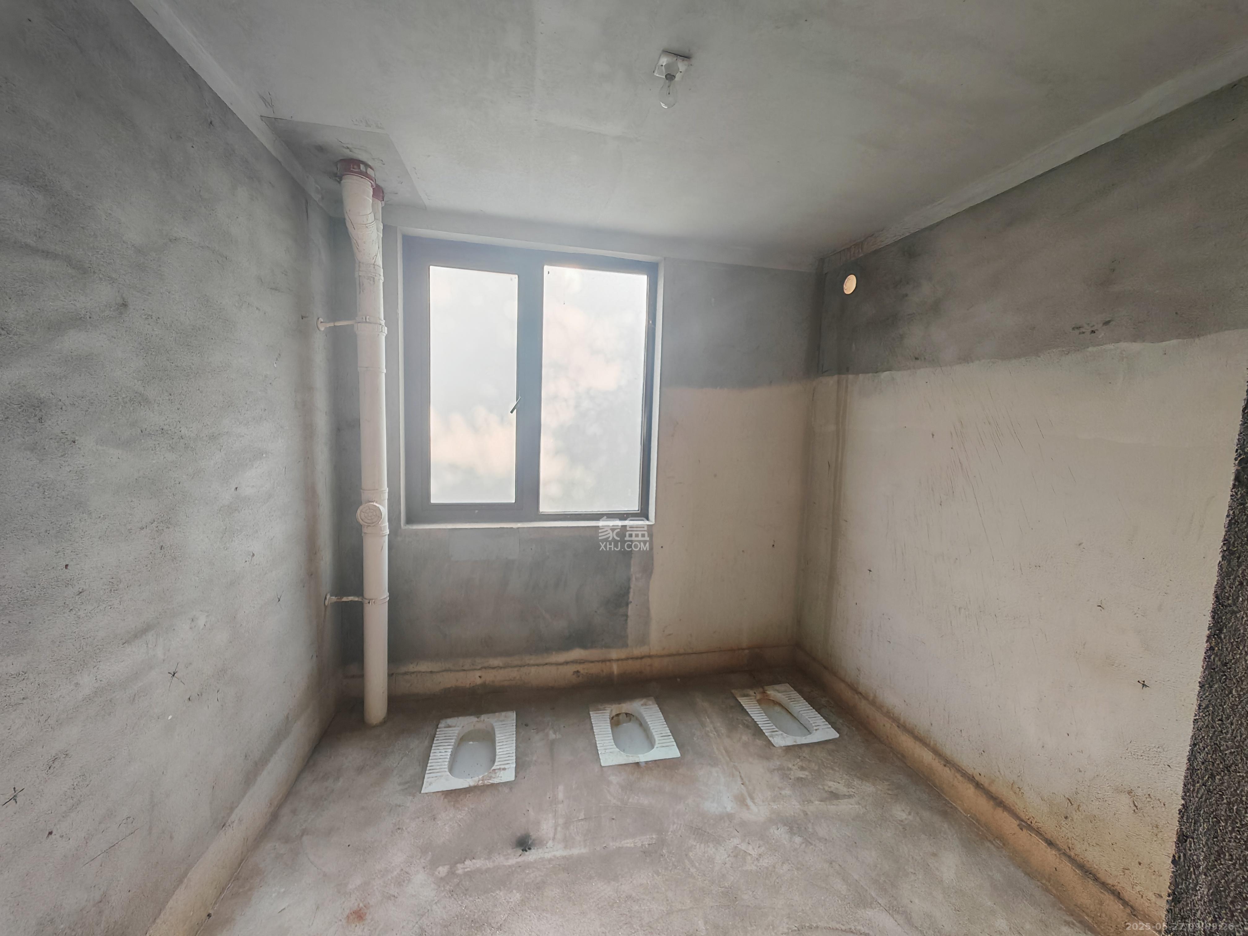 绿地麓湖郡  4室2厅2卫    3000.0元/月 绿地麓湖郡  4室2厅2卫    3000.0元/月室内图