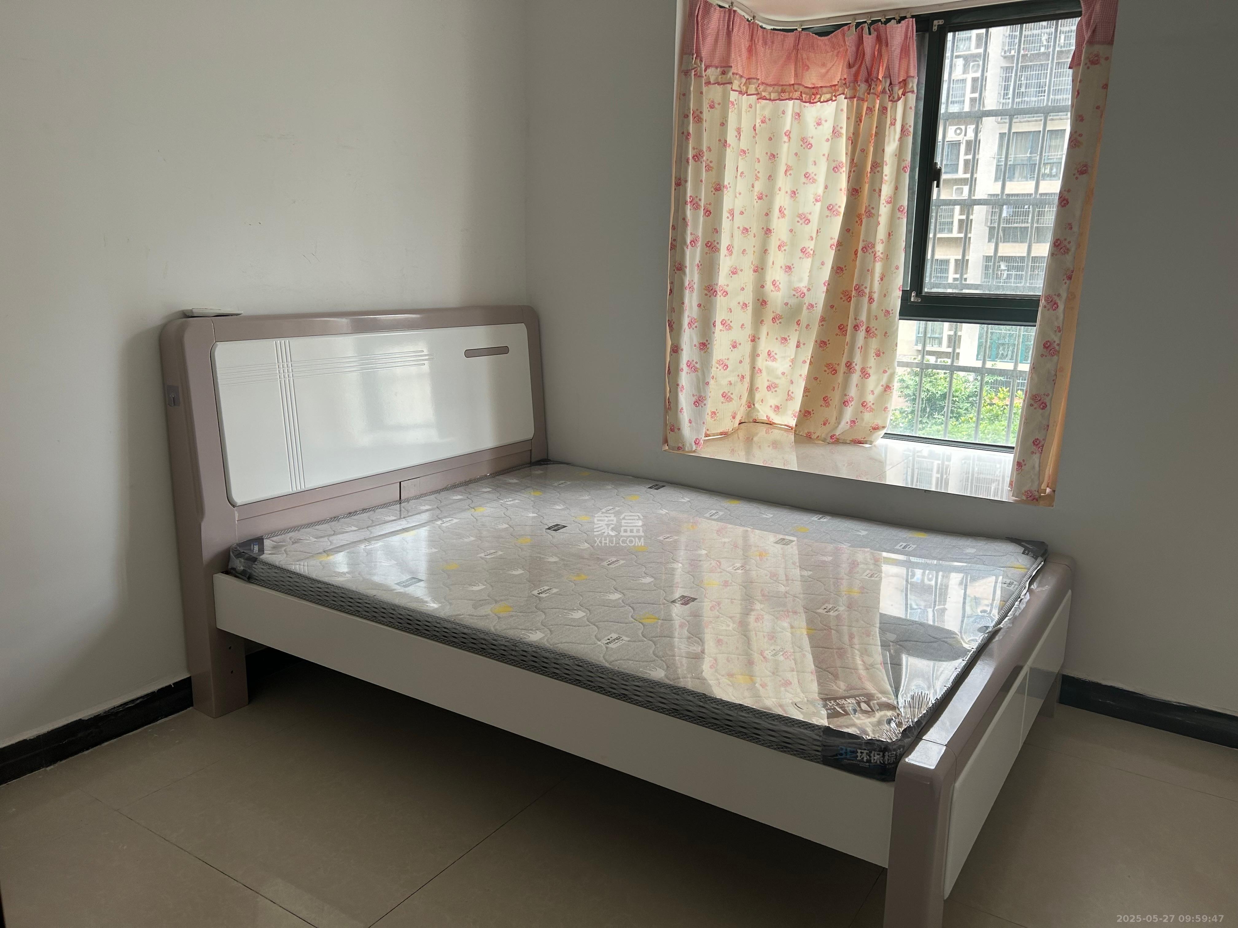 岳华嘉园 3室2厅2卫 2400.0元/月 岳华嘉园 3室2厅2卫 2400.0元/月室内图