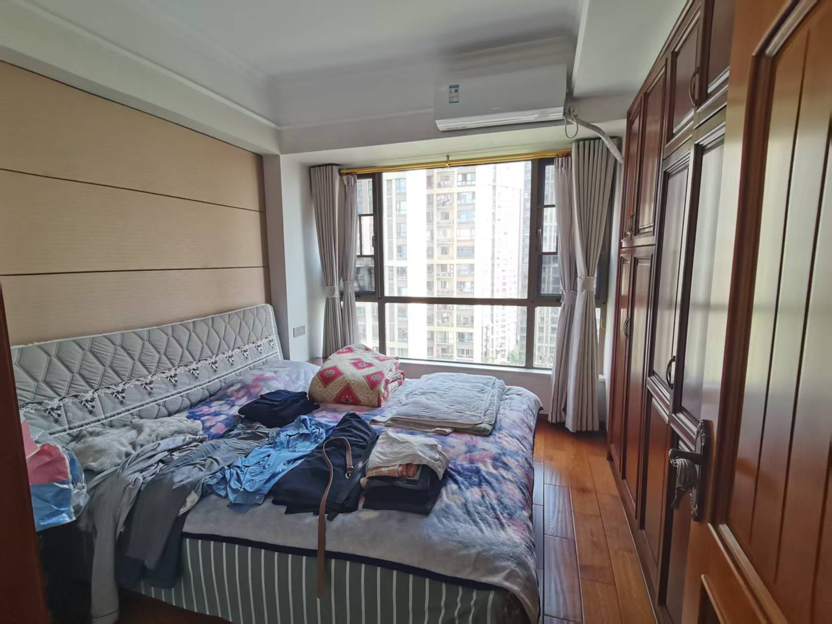 奥园广场  3室2厅2卫    81.8万 奥园广场  3室2厅2卫    81.8万室内图