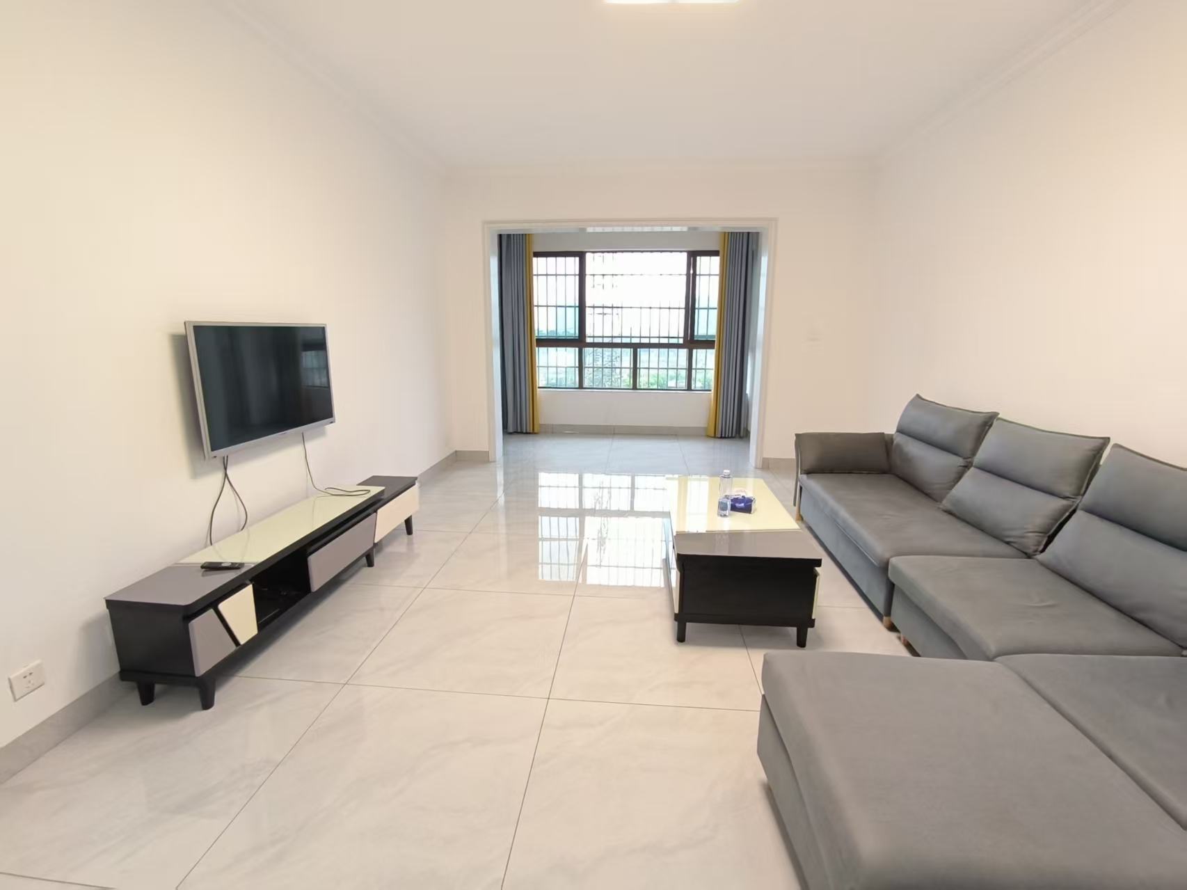 凿石凤凰苑 3室2厅2卫 52.5万 凿石凤凰苑 3室2厅2卫 52.5万室内图