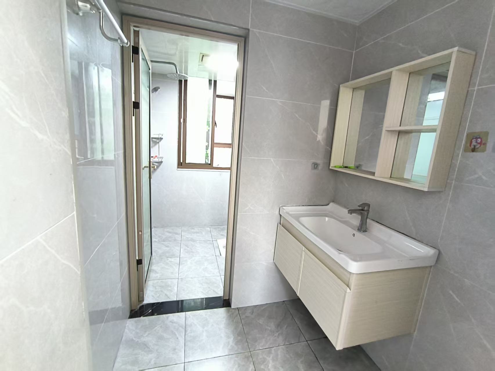 凿石凤凰苑 3室2厅2卫 52.5万 凿石凤凰苑 3室2厅2卫 52.5万室内图