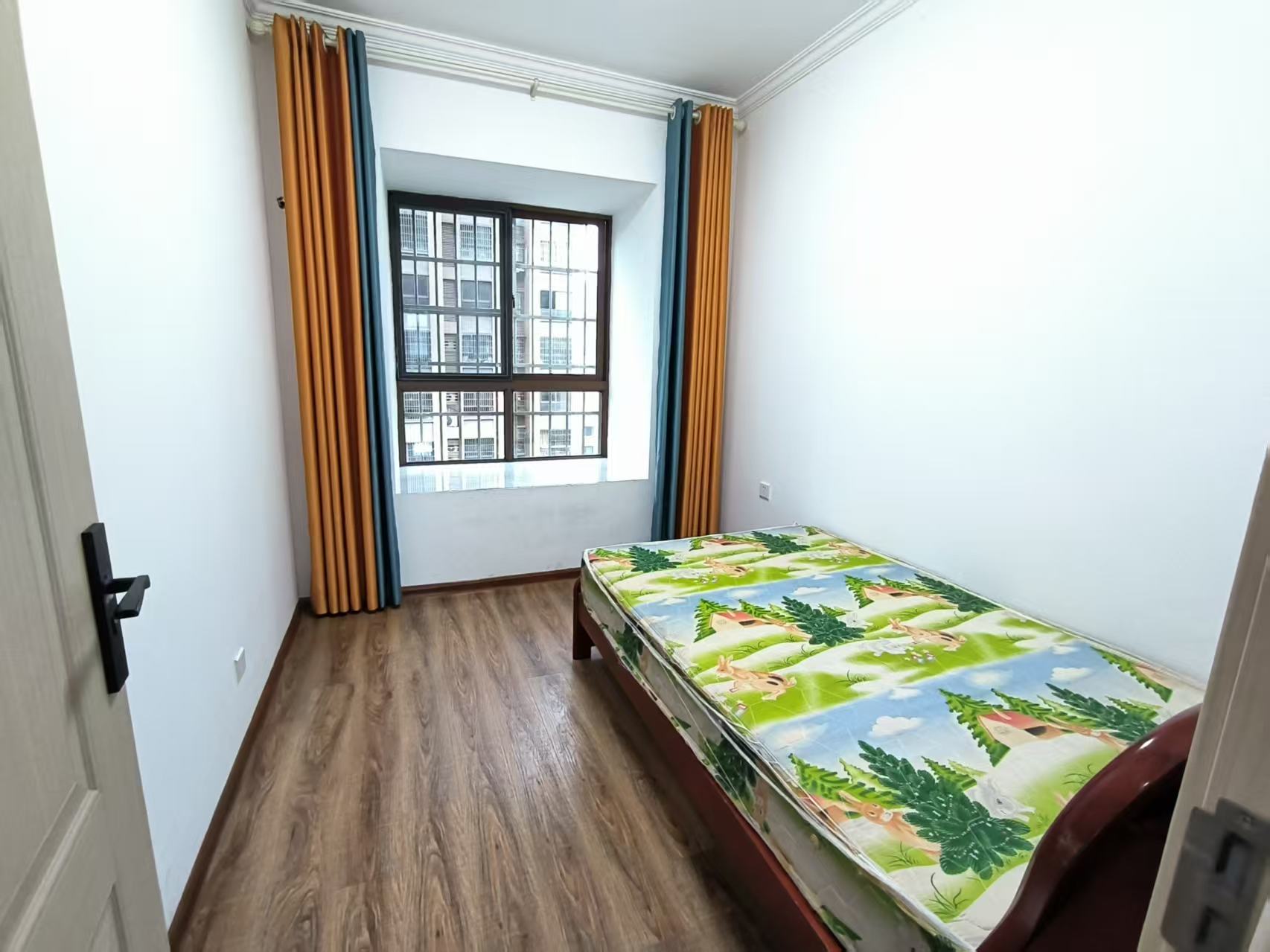 凿石凤凰苑 3室2厅2卫 52.5万 凿石凤凰苑 3室2厅2卫 52.5万室内图