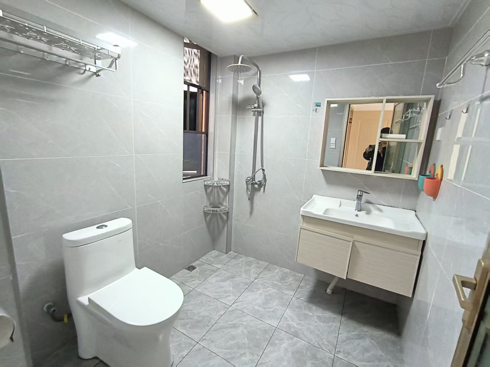 凿石凤凰苑 3室2厅2卫 52.5万 凿石凤凰苑 3室2厅2卫 52.5万室内图