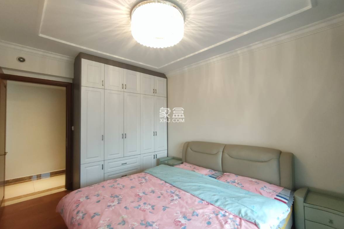 恒大华府  2室2厅1卫    65.0万 恒大华府  2室2厅1卫    65.0万室内图