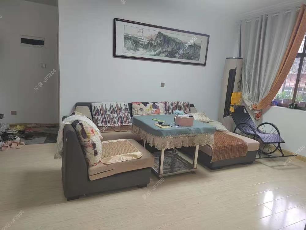 仁和小区 3室2厅2卫 42.0万 仁和小区 3室2厅2卫 42.0万客厅