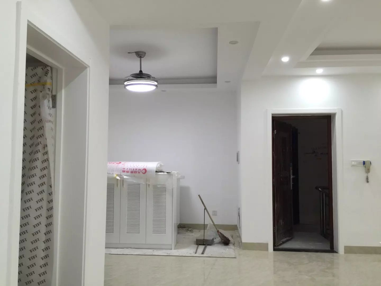 信步闲庭 1室0厅0卫 58.8万 信步闲庭 1室0厅0卫 58.8万客厅