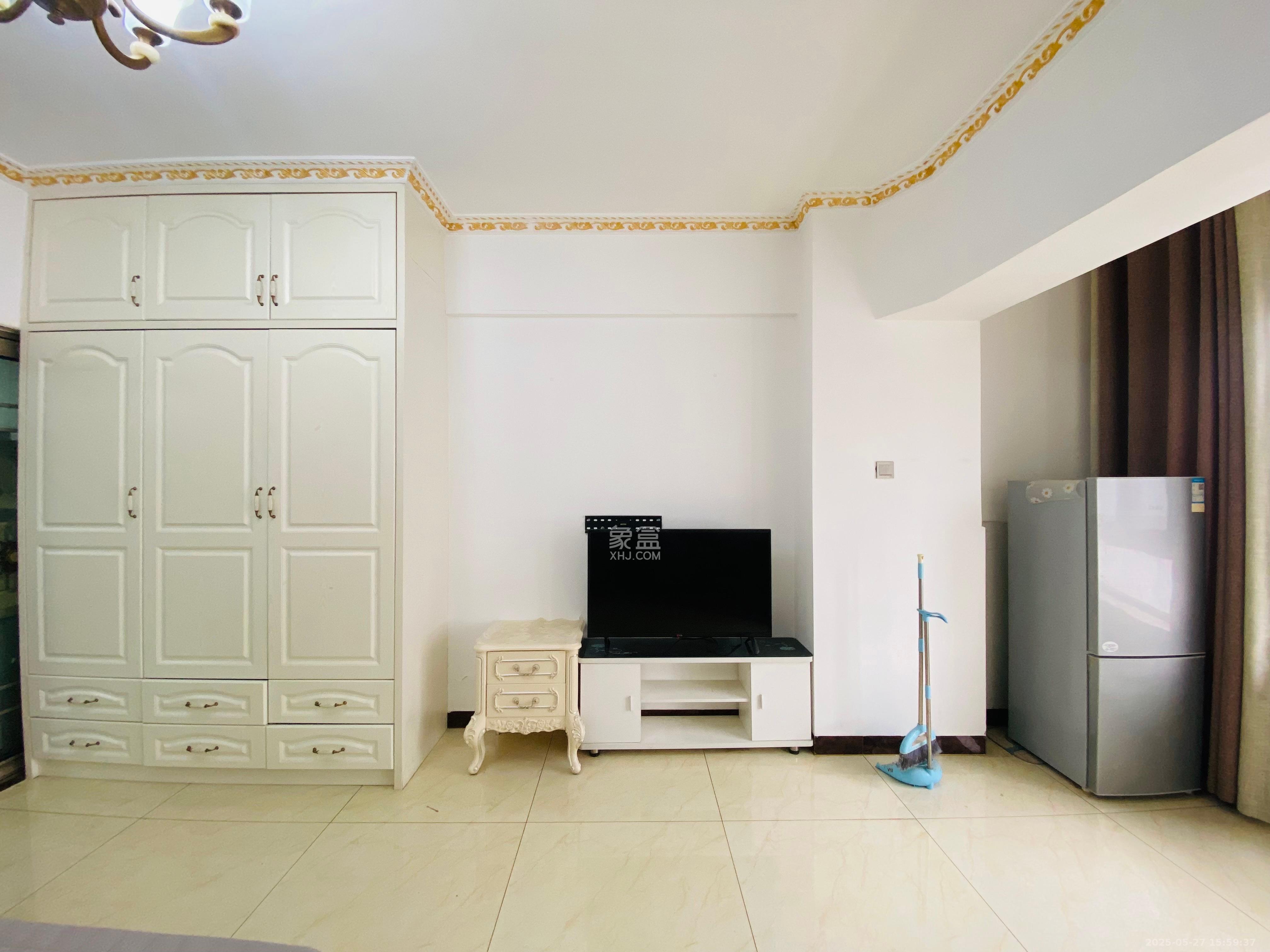 当代滨江MOMA  1室1厅1卫    1500.0元/月室内图