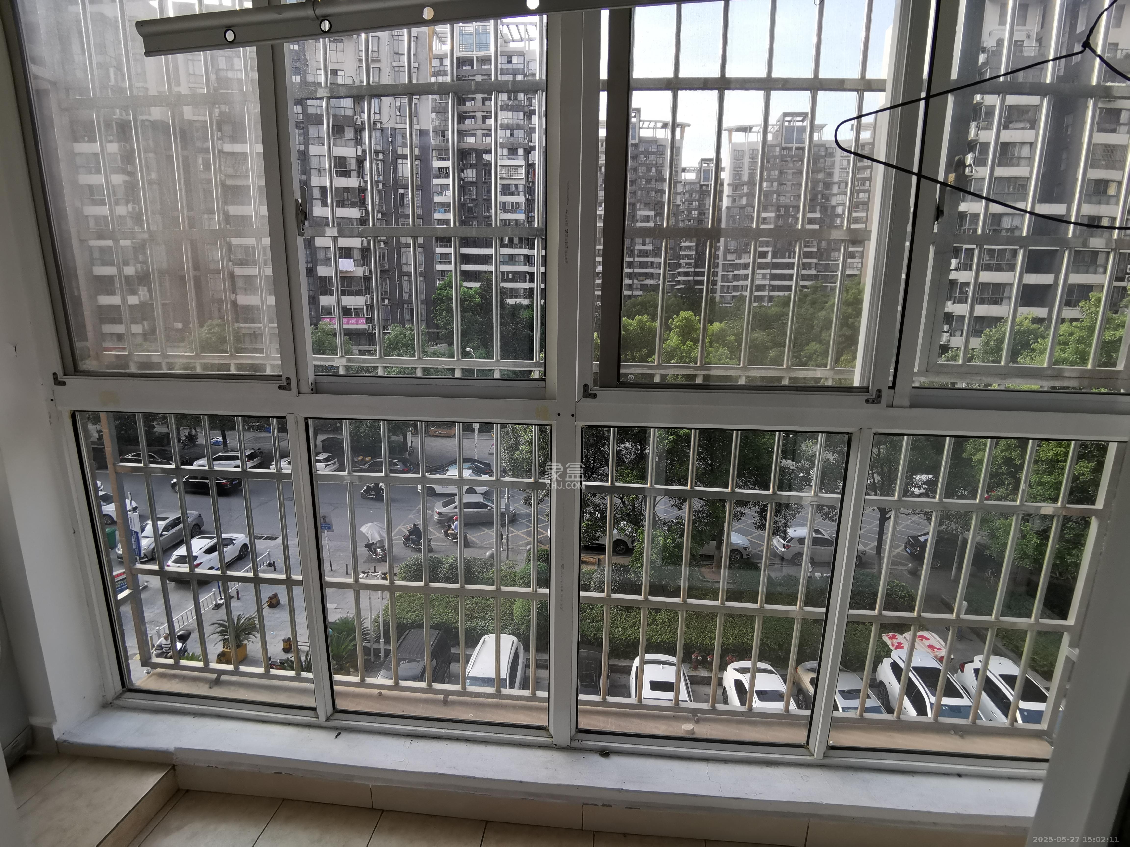 上河国际C区  4室2厅2卫   2800.00元/月室内图