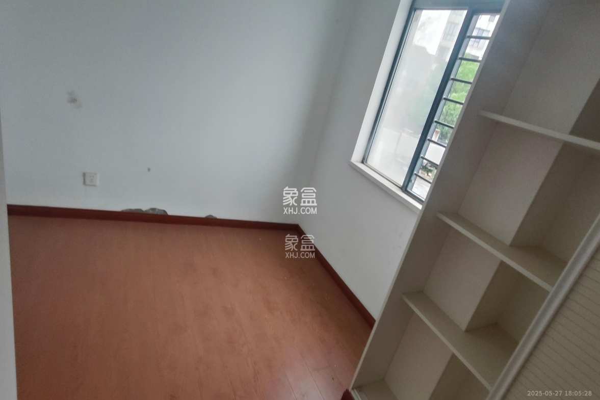 阳光100三期  2室2厅1卫    2300.0元/月 阳光100三期  2室2厅1卫    2300.0元/月室内图