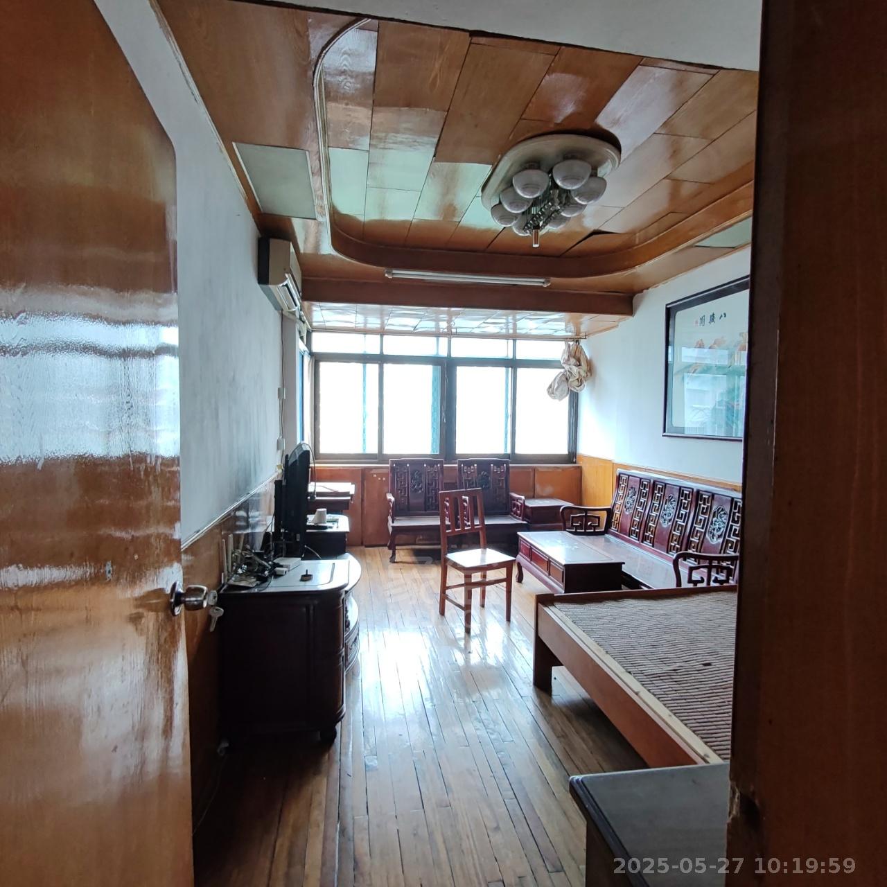 桥梁厂一区万泥塘一村 2室1厅1卫 700.00元/月 桥梁厂一区万泥塘一村 2室1厅1卫 700.00元/月室内图