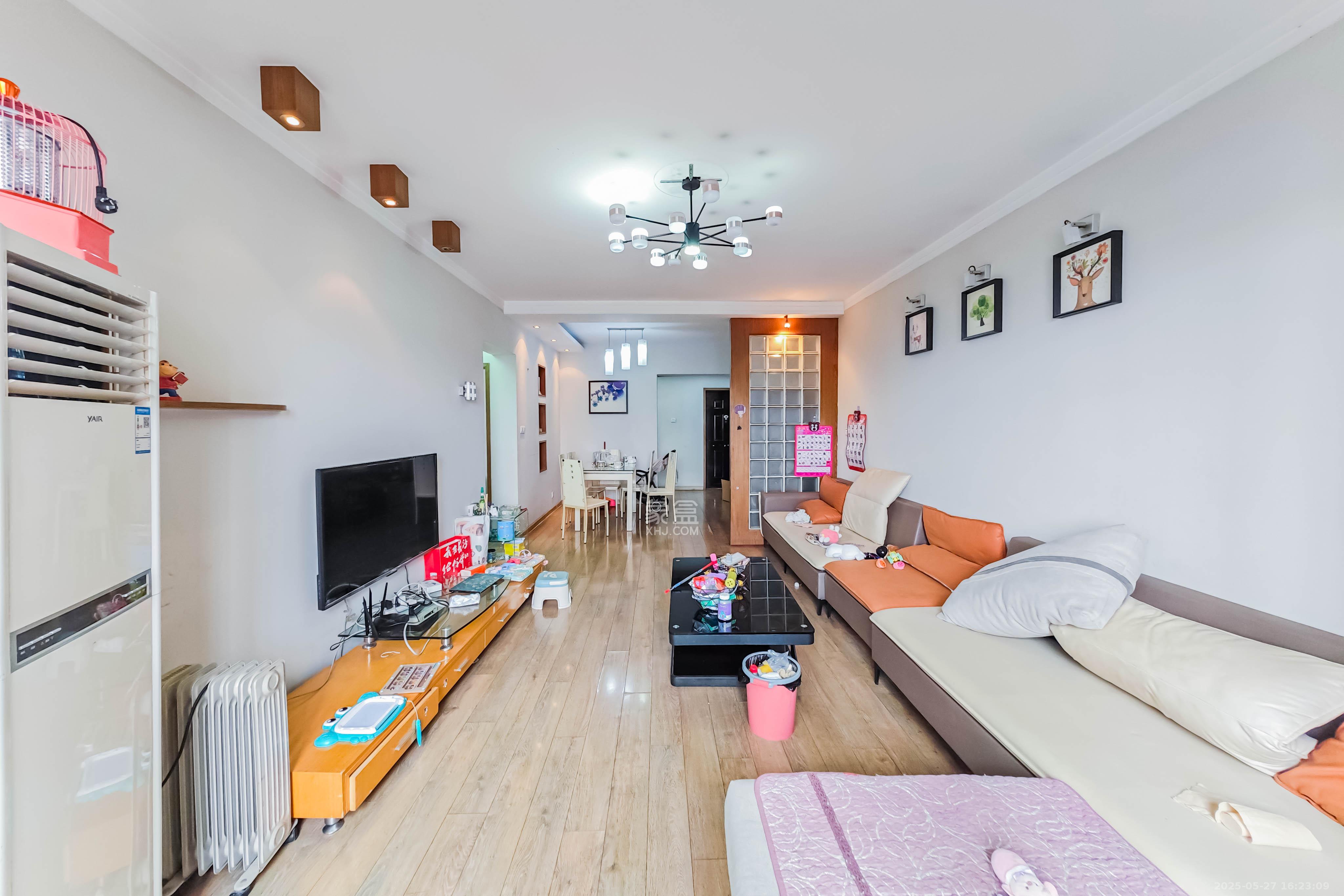 鑫兴佳园  2室2厅1卫    73.0万 鑫兴佳园  2室2厅1卫    73.0万客厅