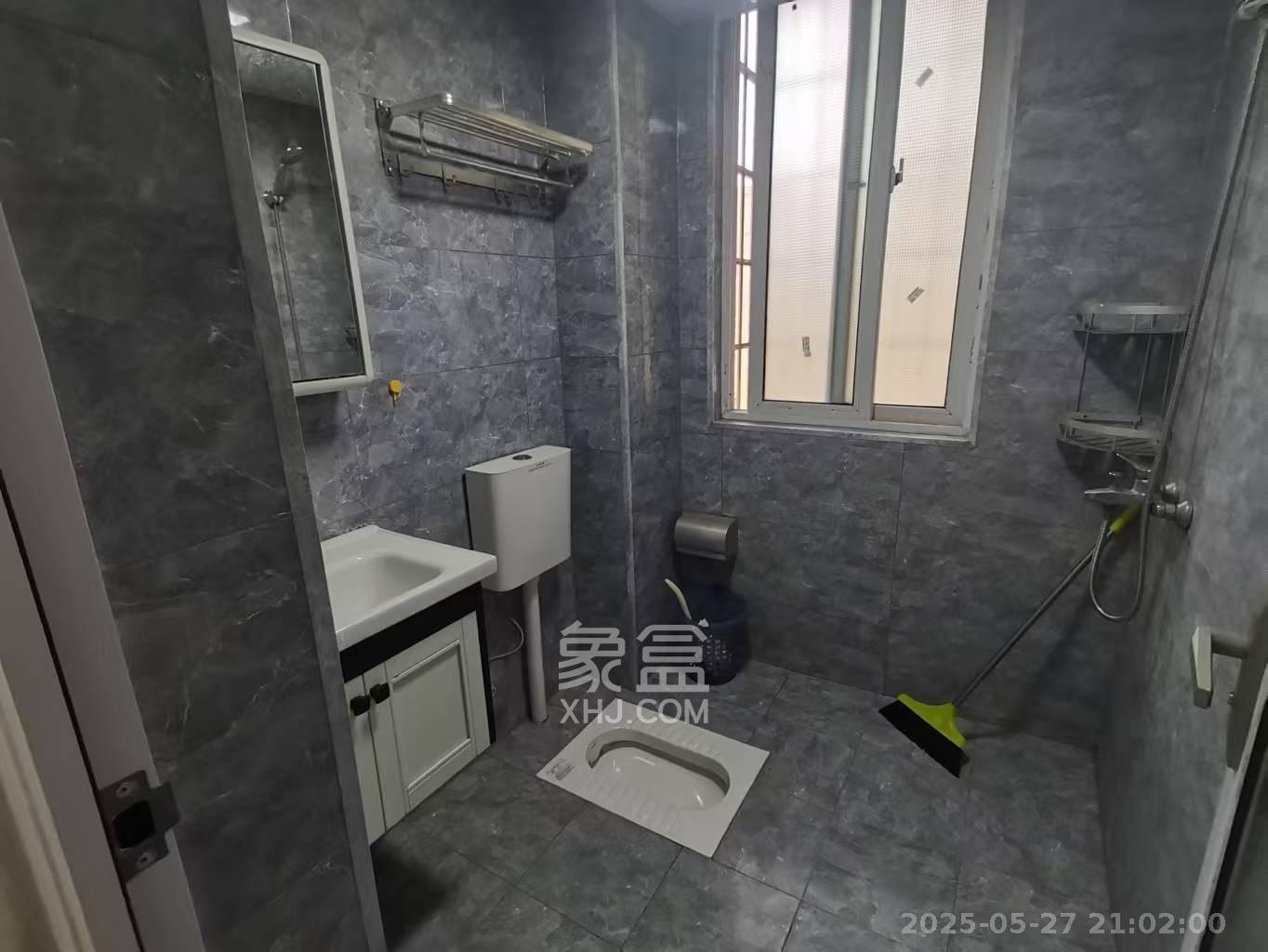 保利东郡 3室2厅2卫 2400.0元/月 保利东郡 3室2厅2卫 2400.0元/月室内图