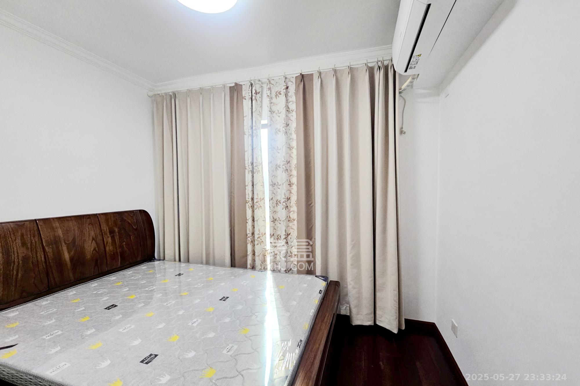 阳光城尚东湾蓝莓苑  3室2厅2卫    125.0万 阳光城尚东湾蓝莓苑  3室2厅2卫    125.0万卧室