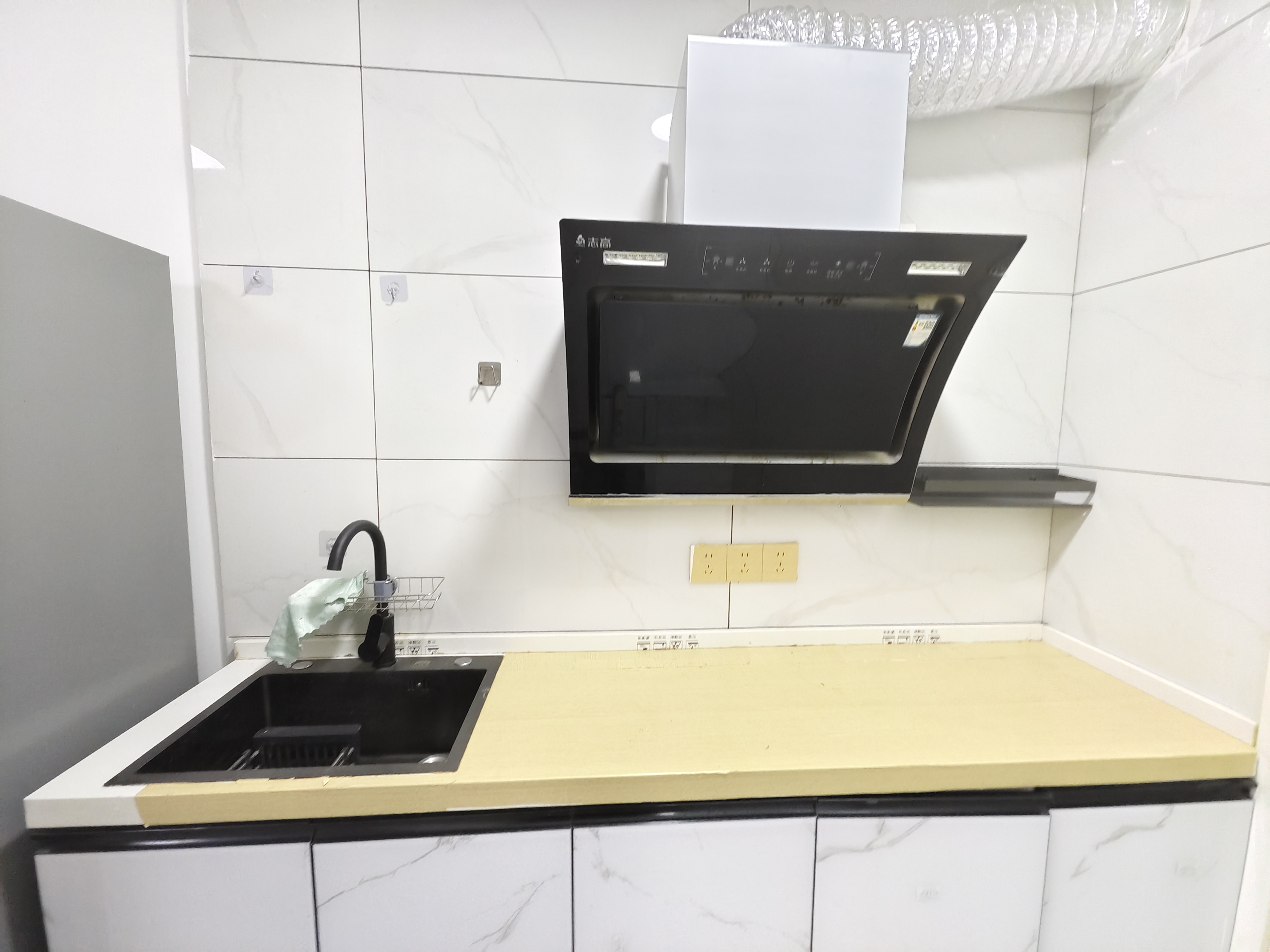 俊景万和城 1室1厅1卫 1400.0元/月 俊景万和城 1室1厅1卫 1400.0元/月室内图