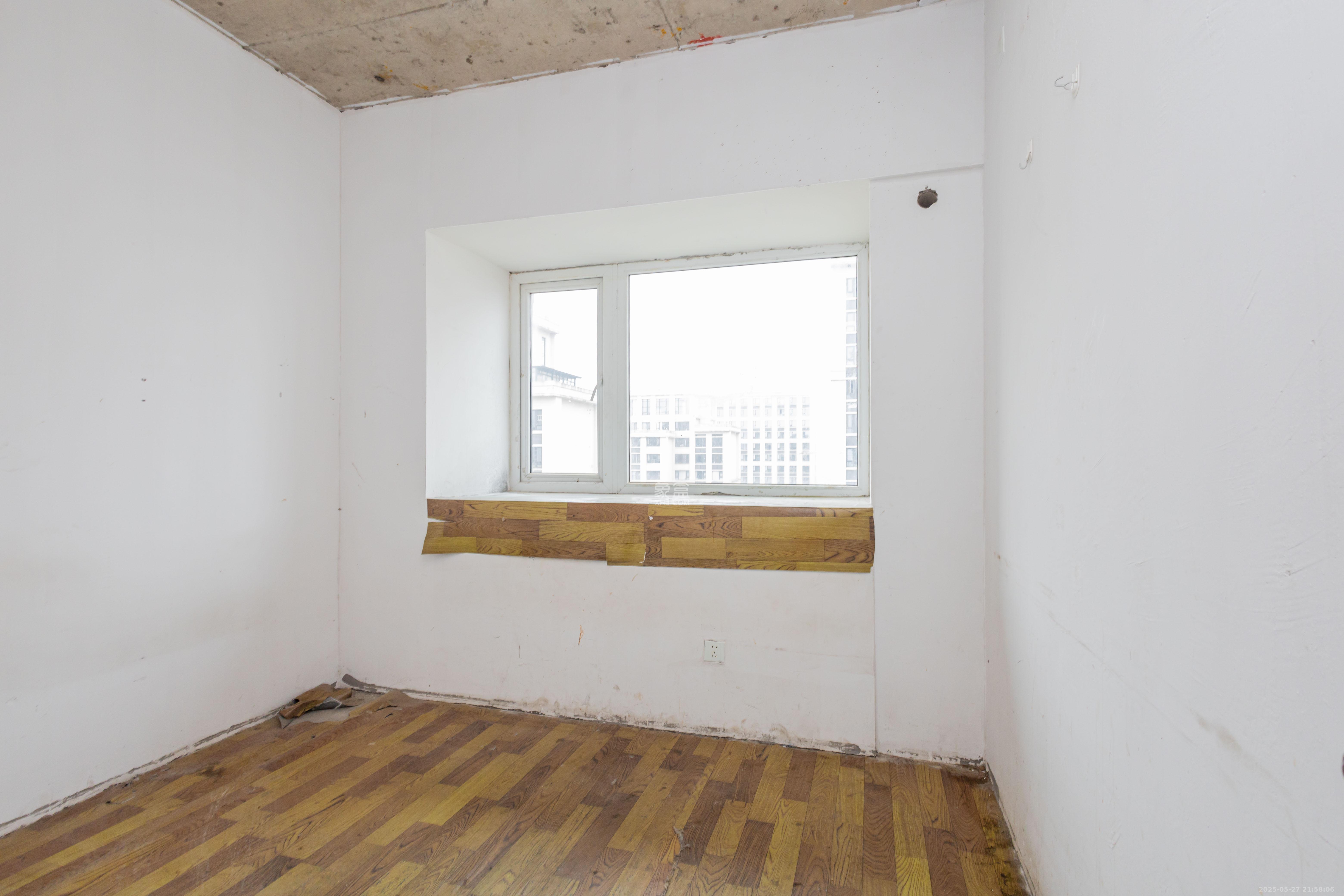 金科天悦(金科美邻汇) 4室2厅2卫 83.8万 金科天悦(金科美邻汇) 4室2厅2卫 83.8万卧室