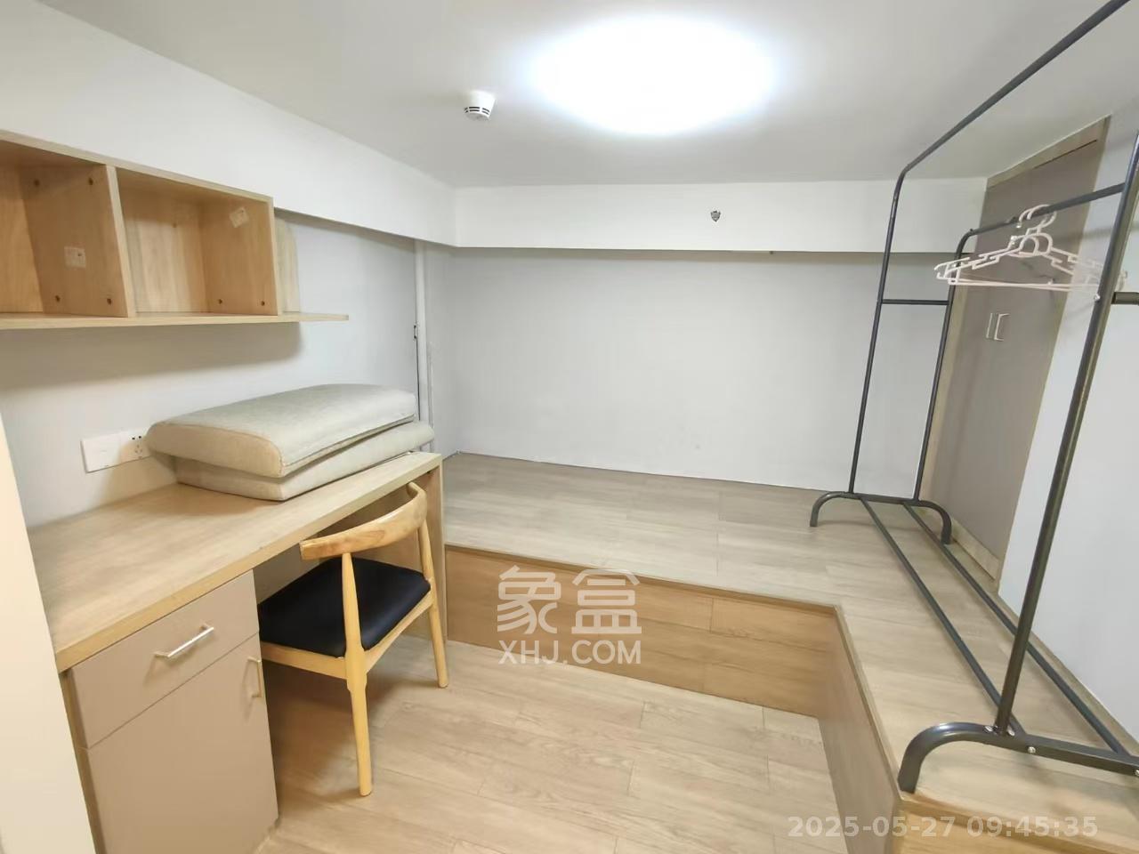 时代年华  3室2厅2卫   1900.00元/月室内图
