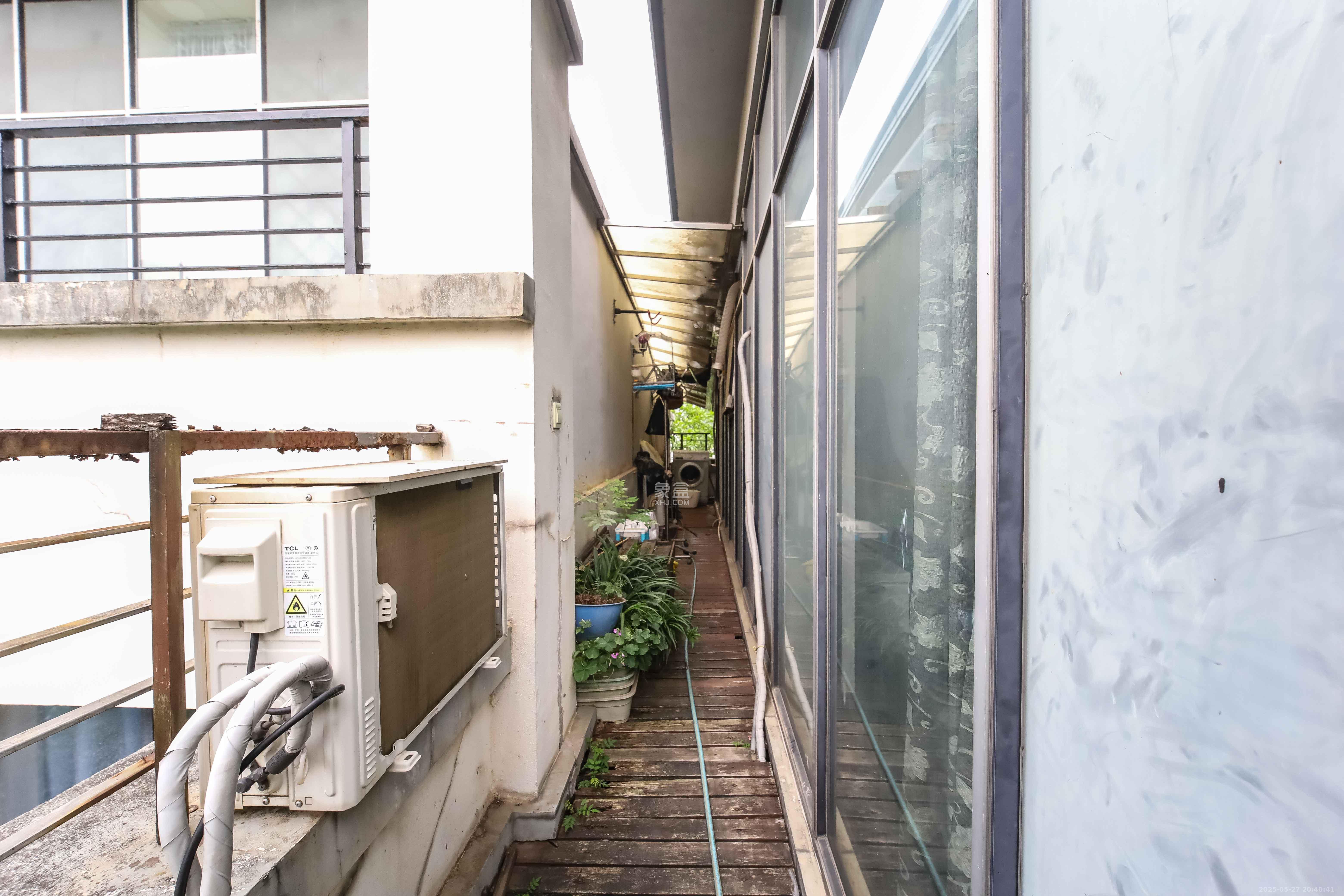 西街花园  2室1厅1卫   98.00万阳台