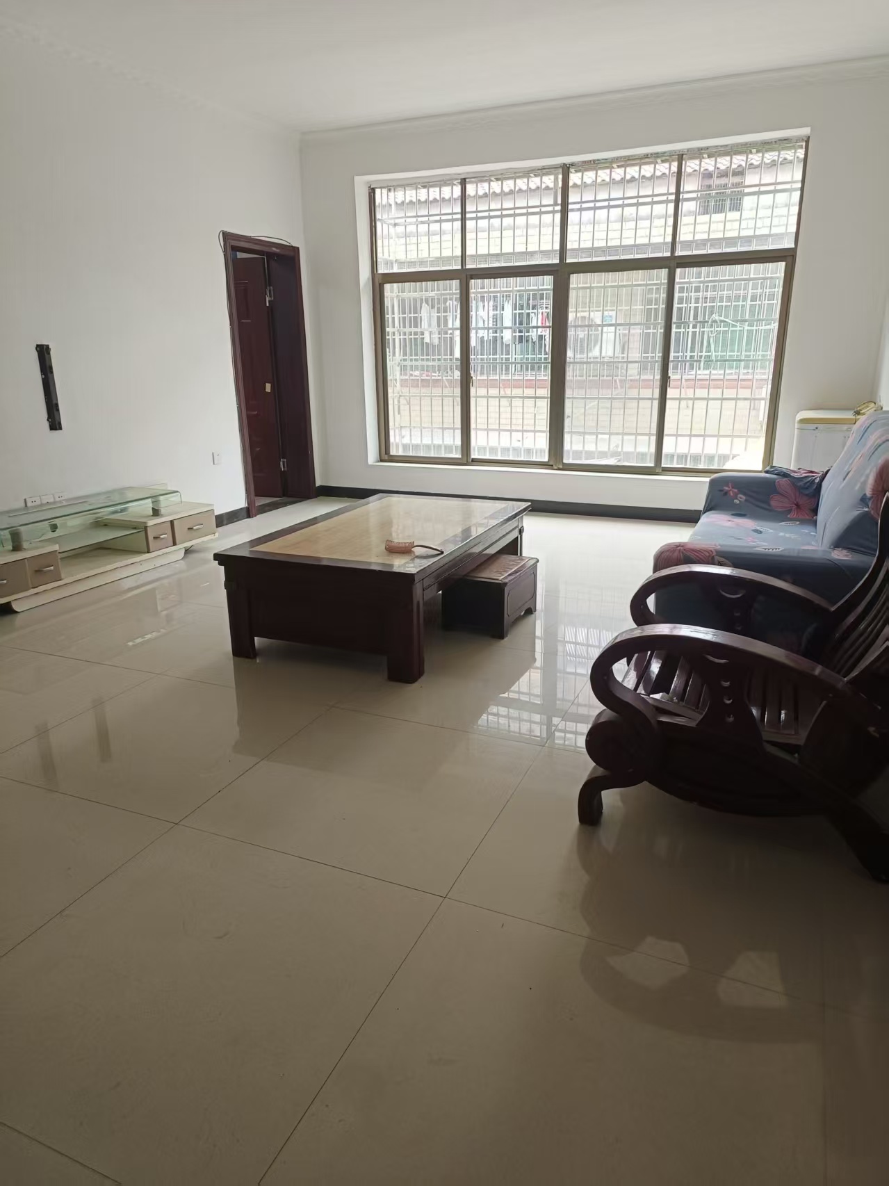 马良村散盘  2室2厅1卫    800.0元/月 马良村散盘  2室2厅1卫    800.0元/月室内图