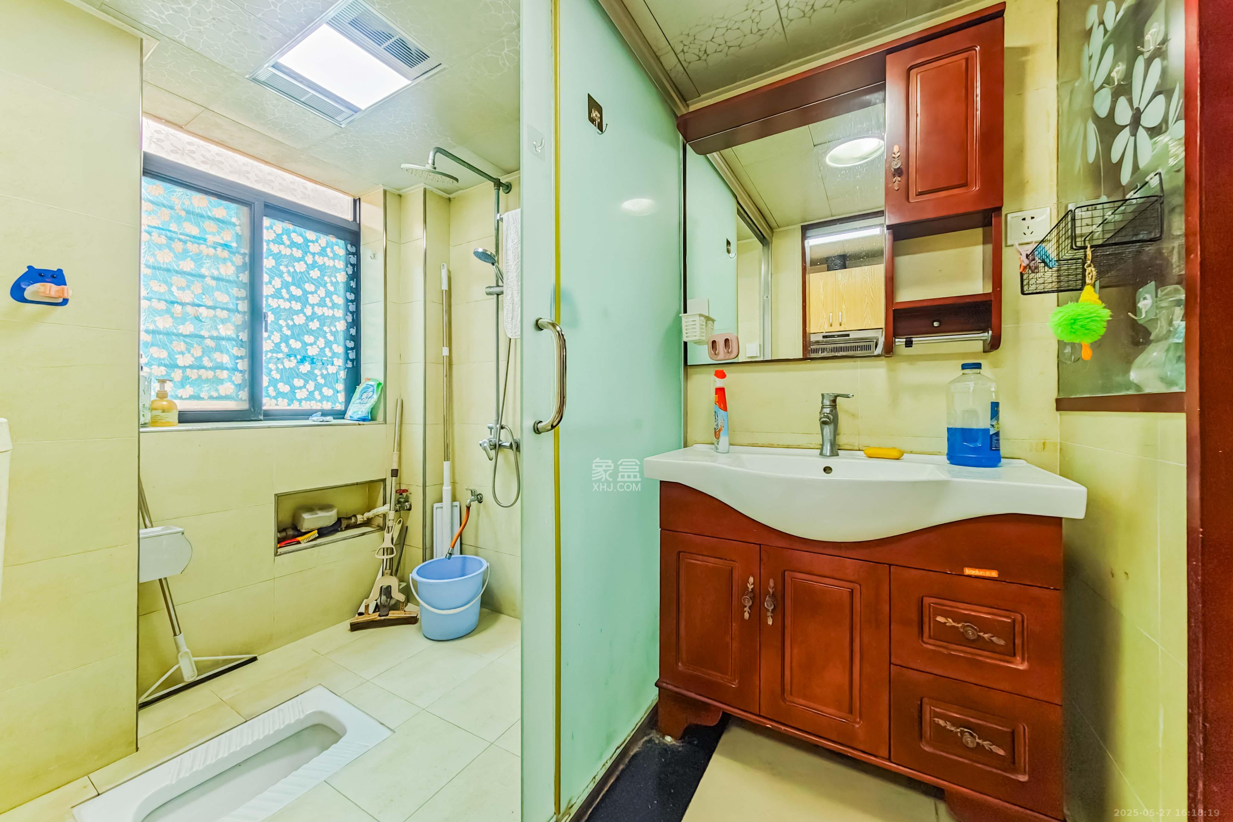 海拔东方 1室2厅1卫 99.8万 海拔东方 1室2厅1卫 99.8万卫生间